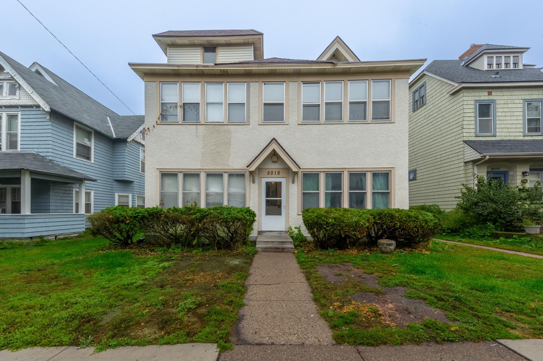 2015 2nd Avenue S