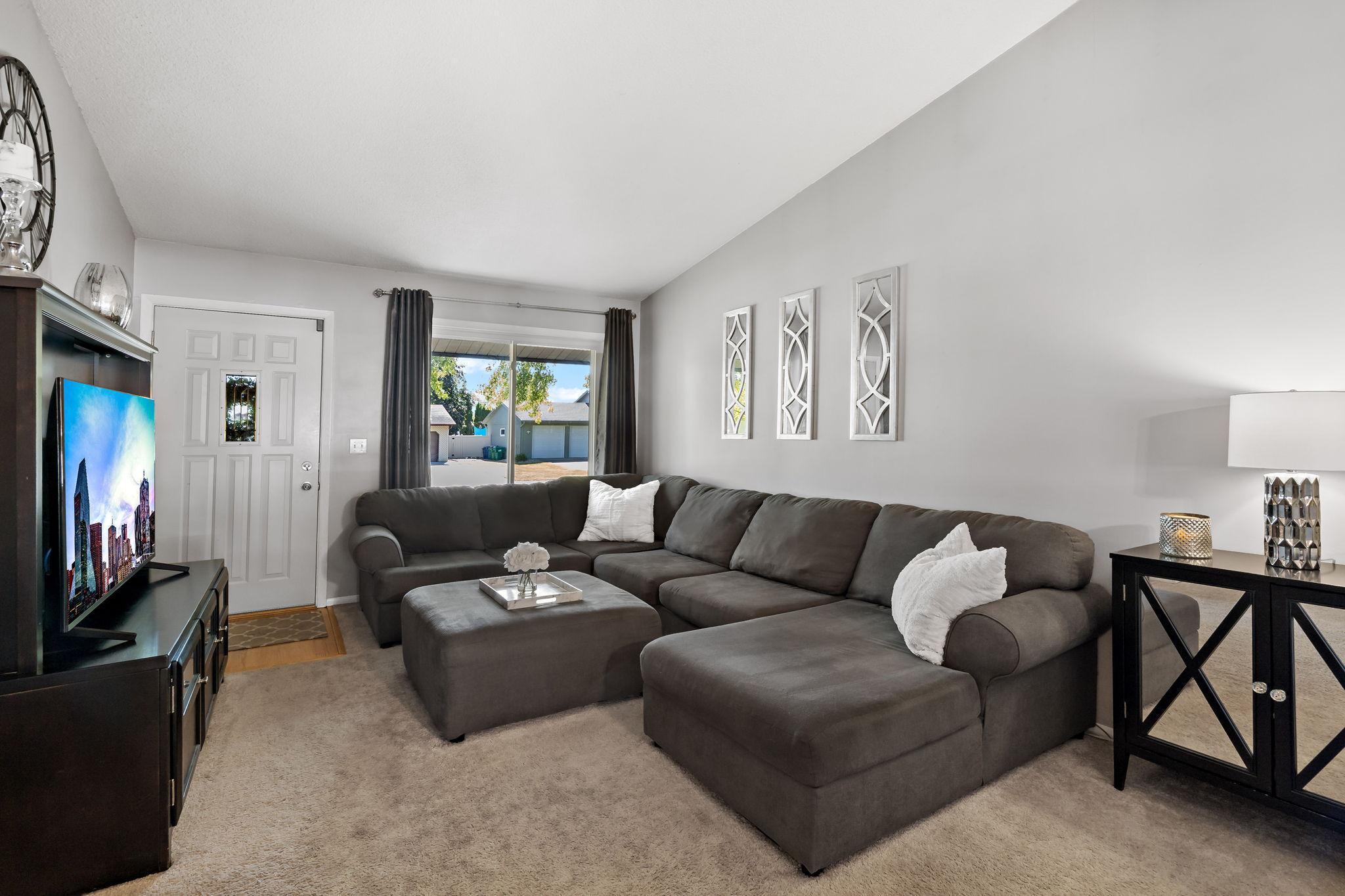 11132 97th Place N Property Photo 4