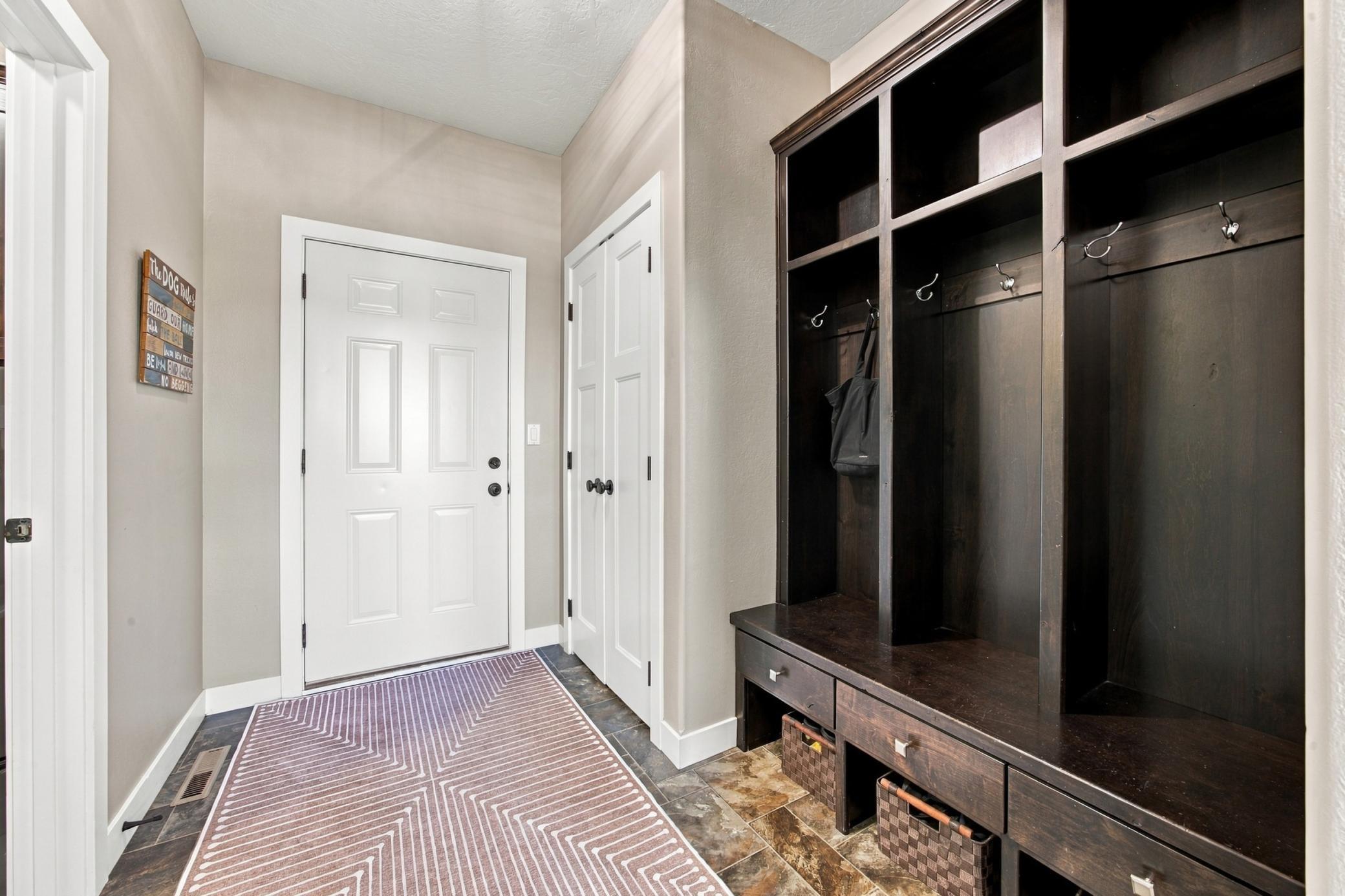 4914 Loden Court S Property Photo 19