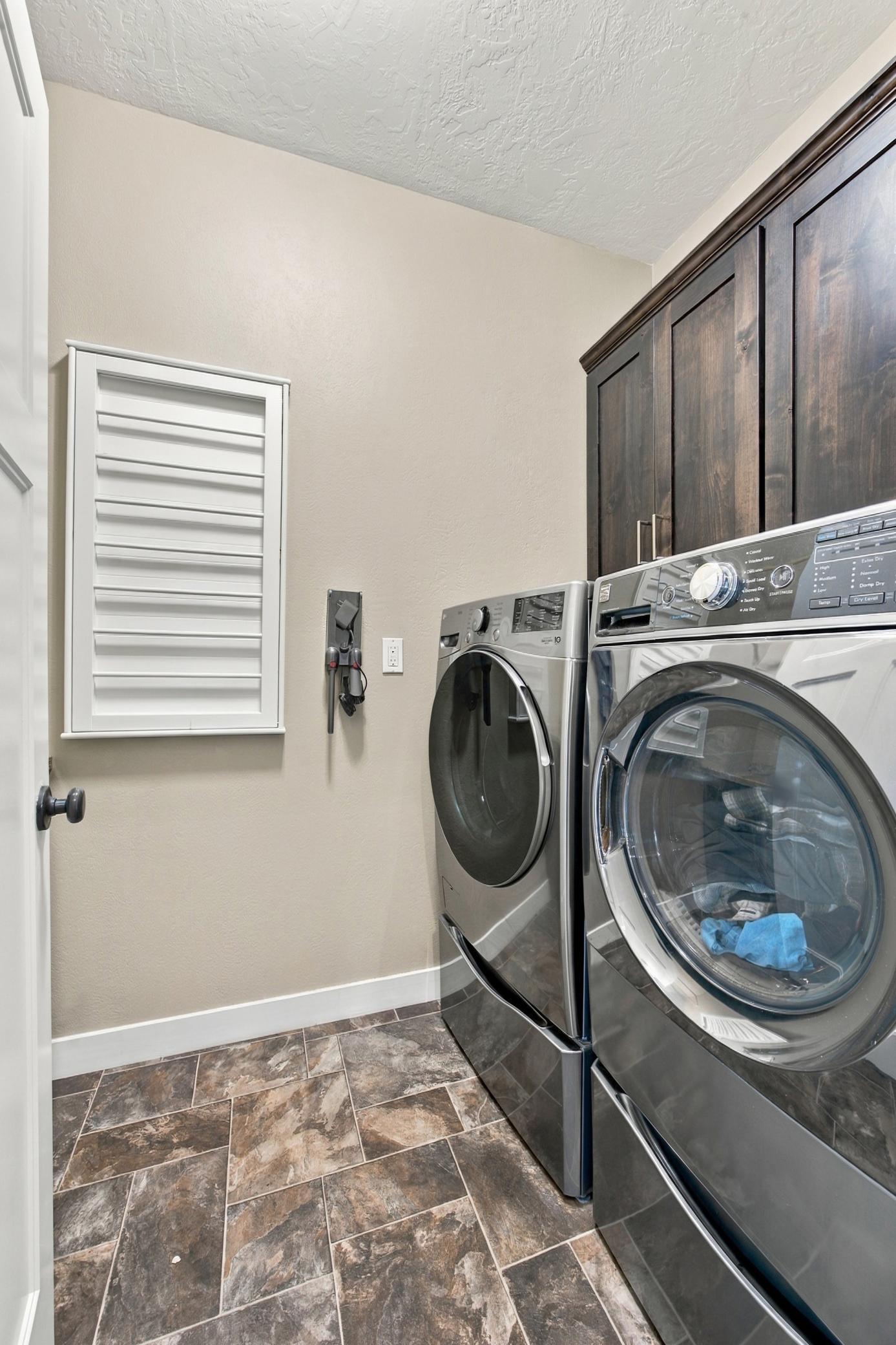 4914 Loden Court S Property Photo 20