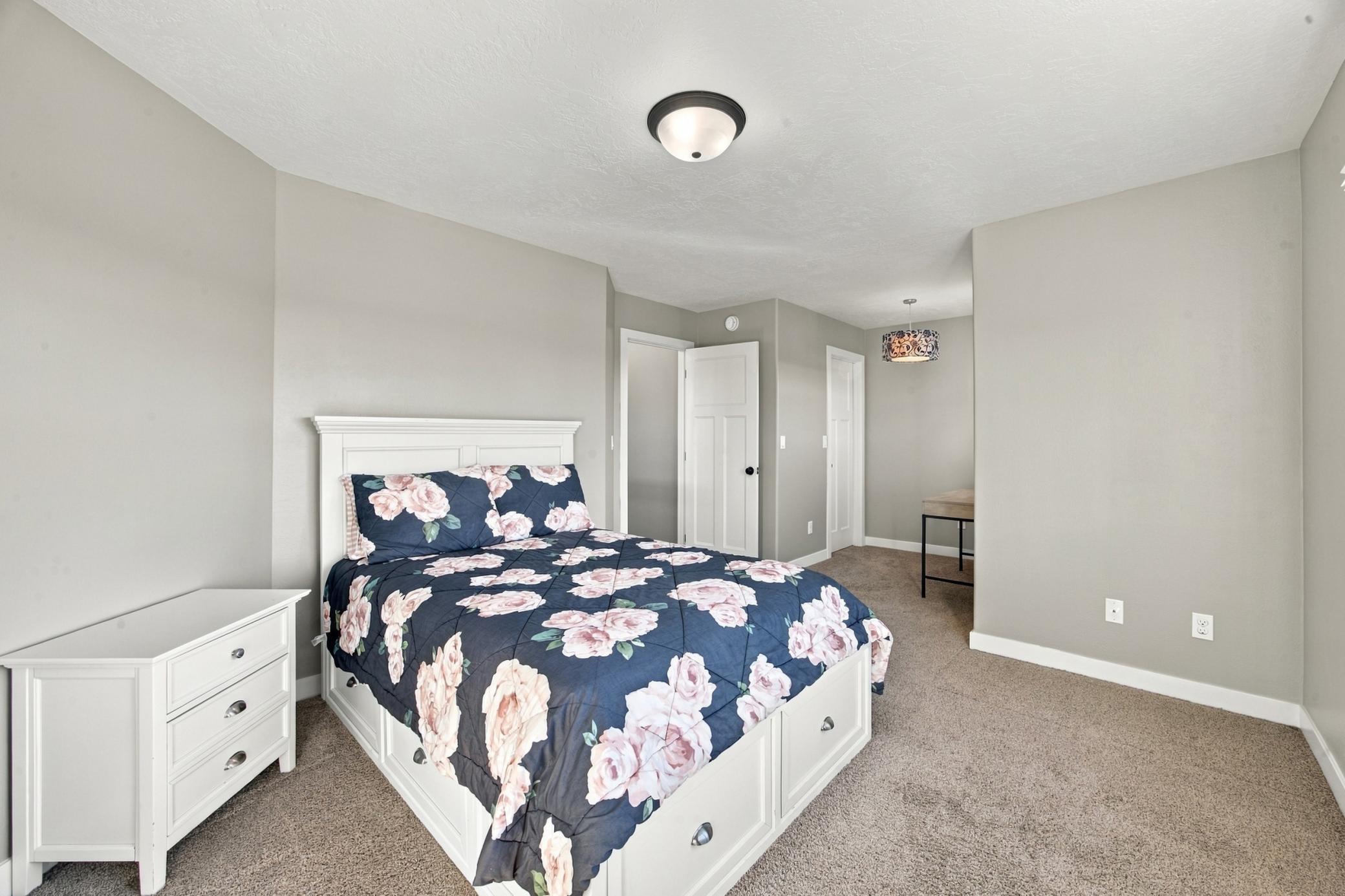 4914 Loden Court S Property Photo 22