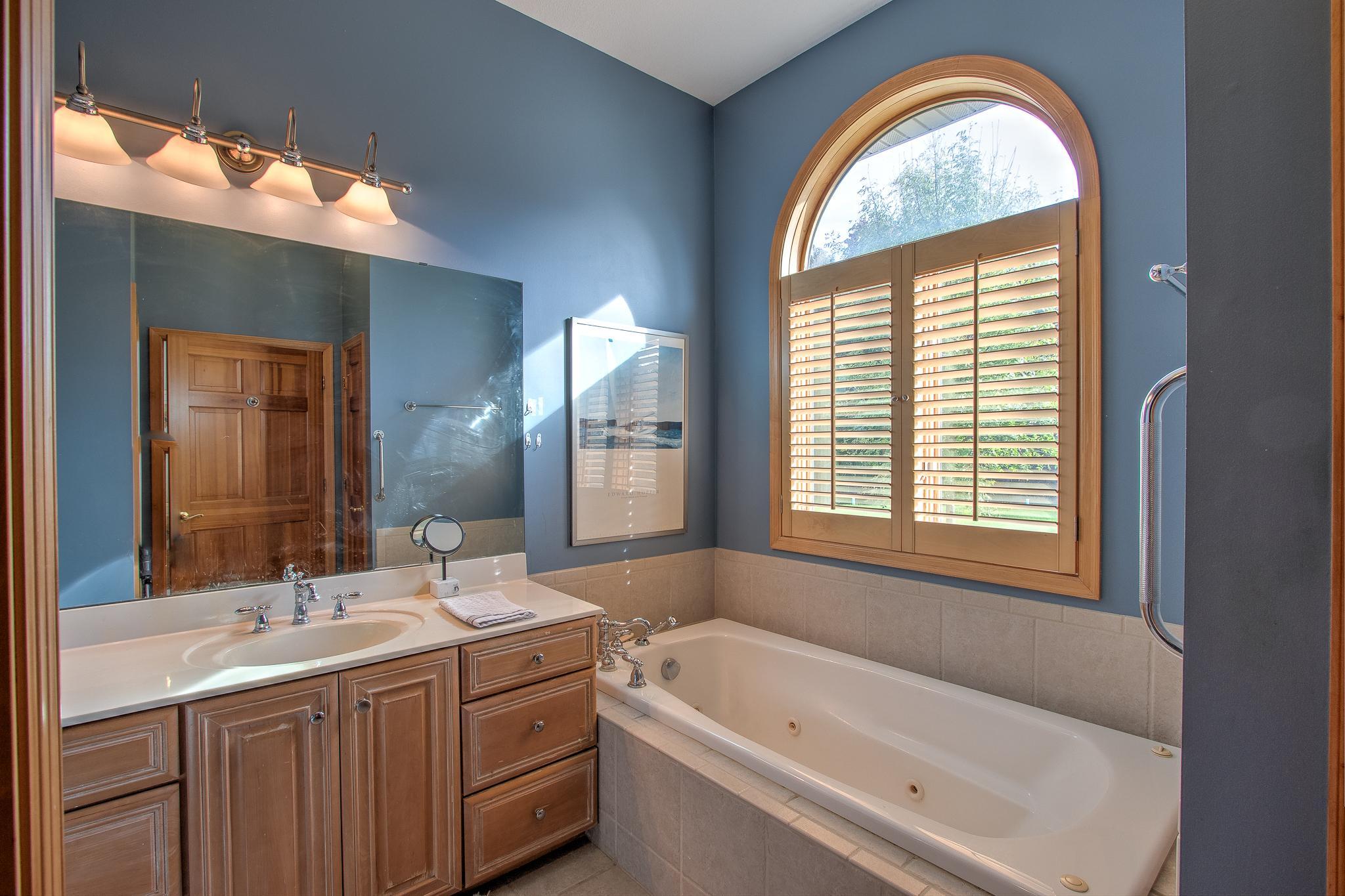 33718 Washington Street Ne Property Photo 12