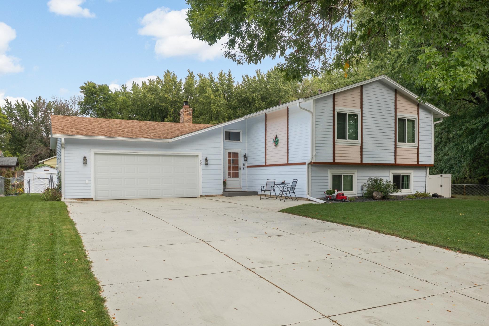 622 73rd Way N Property Photo 1