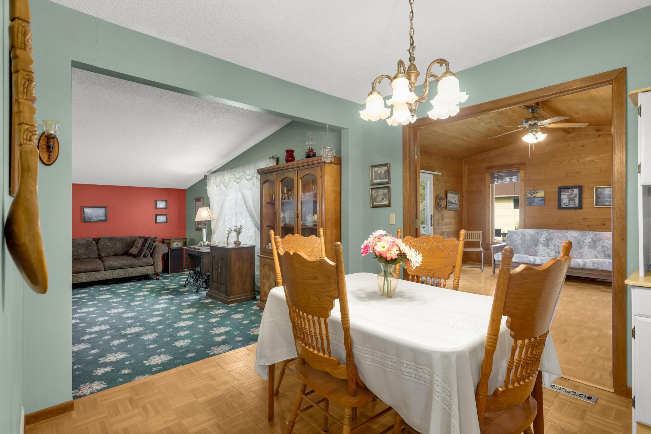 622 73rd Way N Property Photo 6