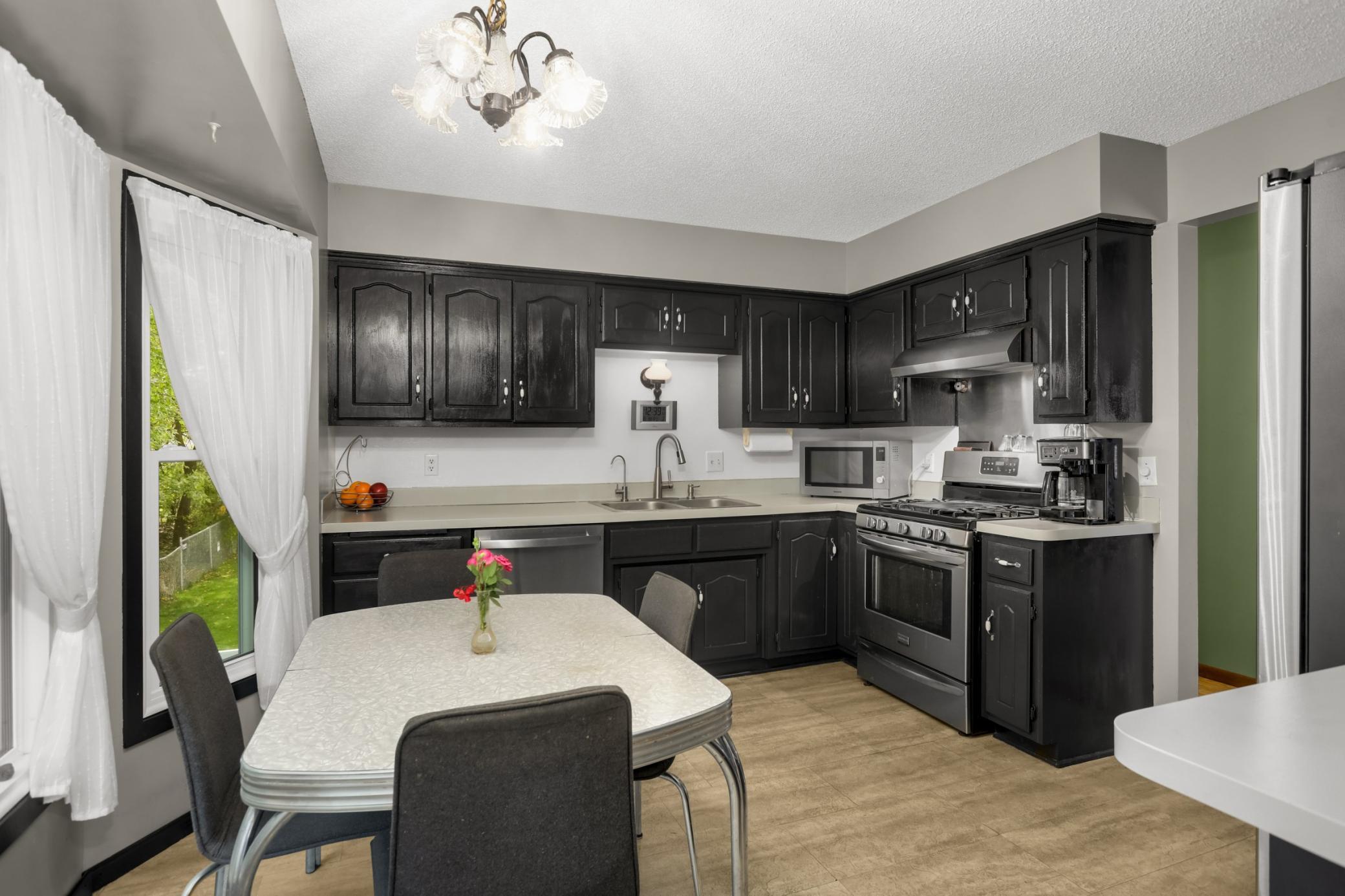 622 73rd Way N Property Photo 10