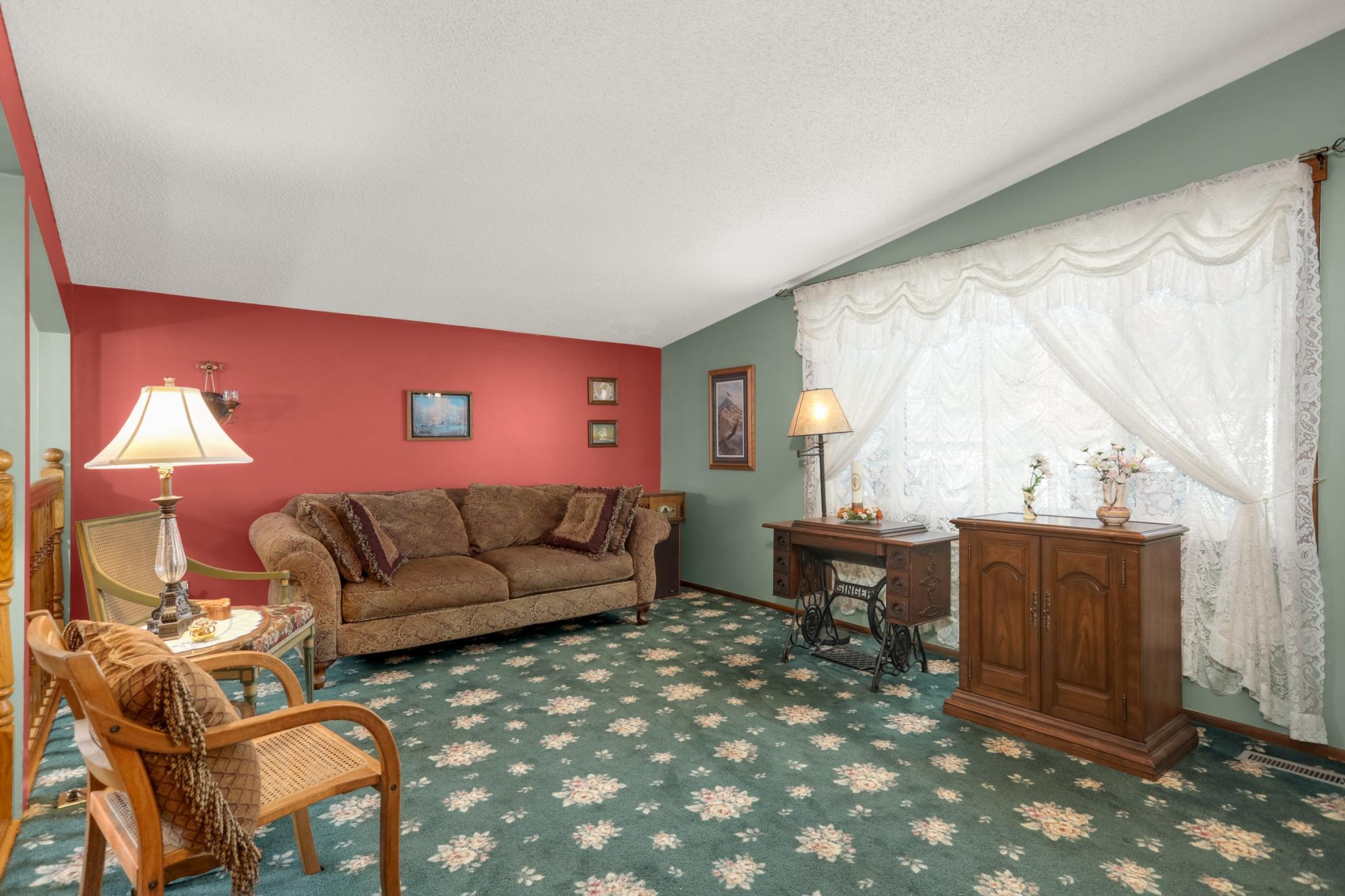 622 73rd Way N Property Photo 14