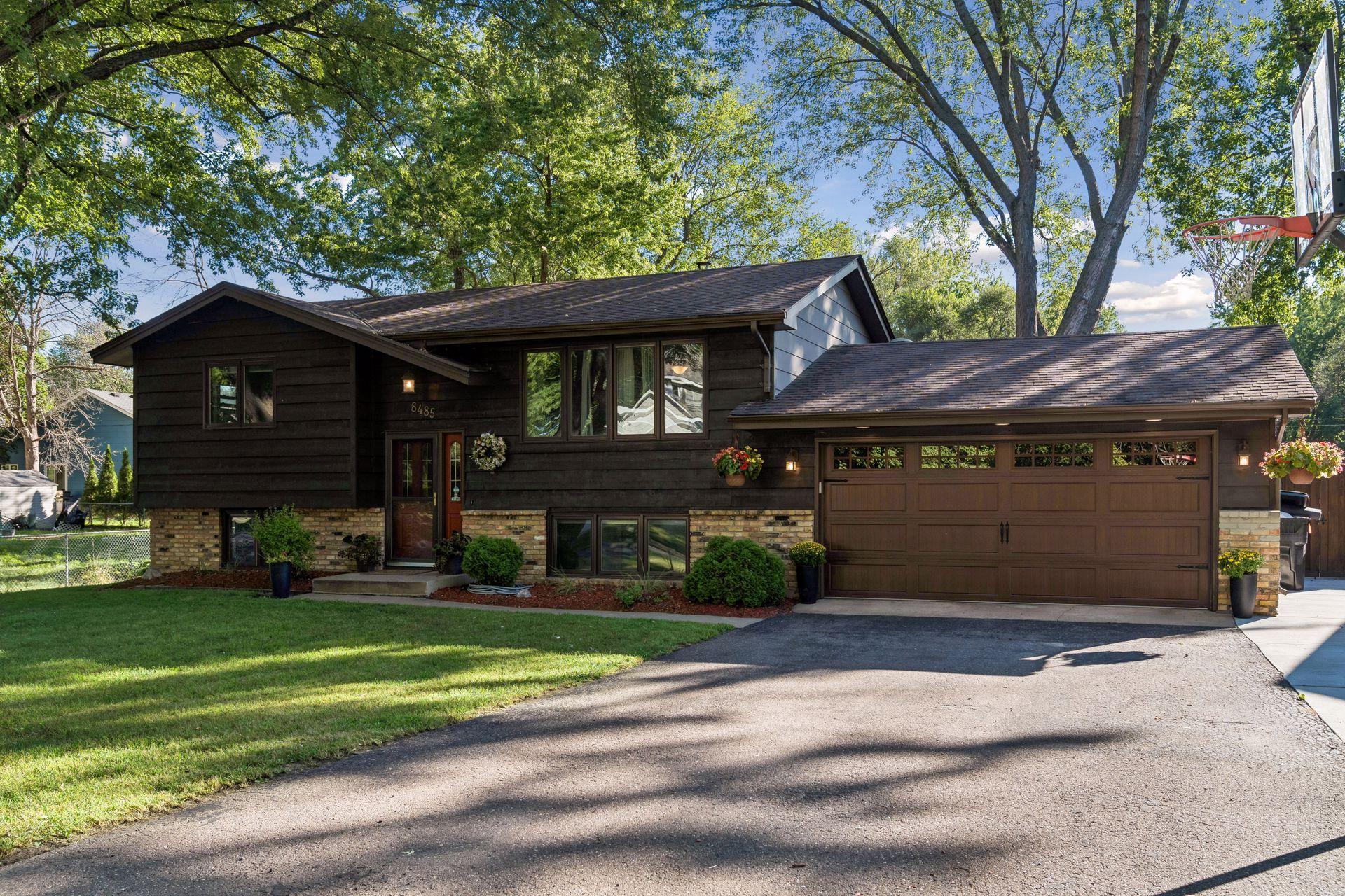 8485 Red Oak Drive