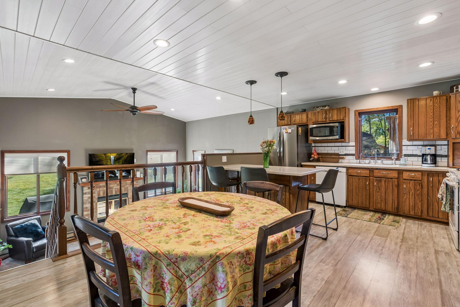 8485 Red Oak Drive Property Photo 13