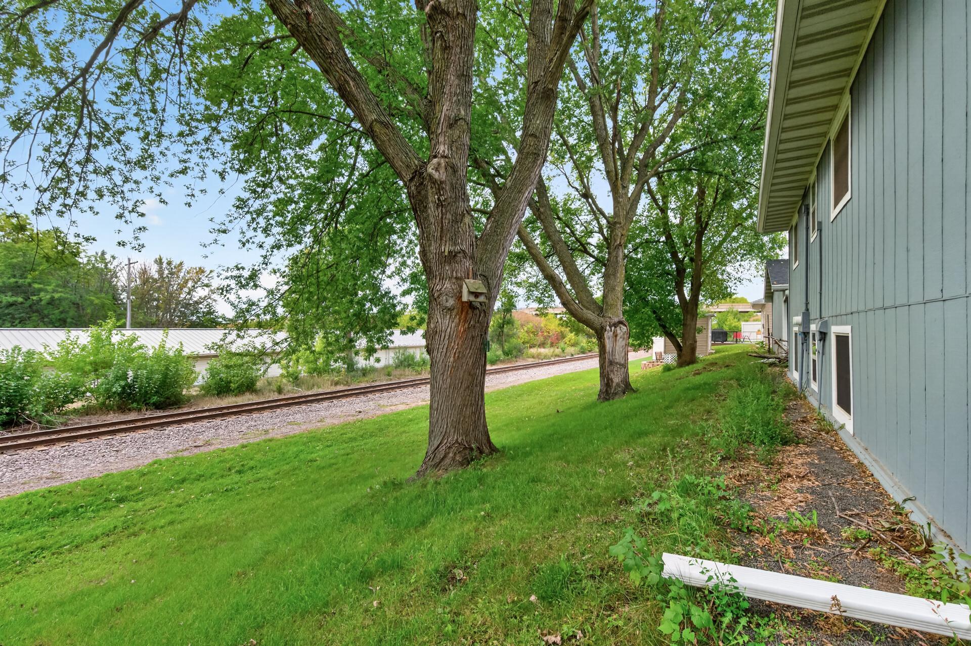 302 W Maple Street Property Photo 25