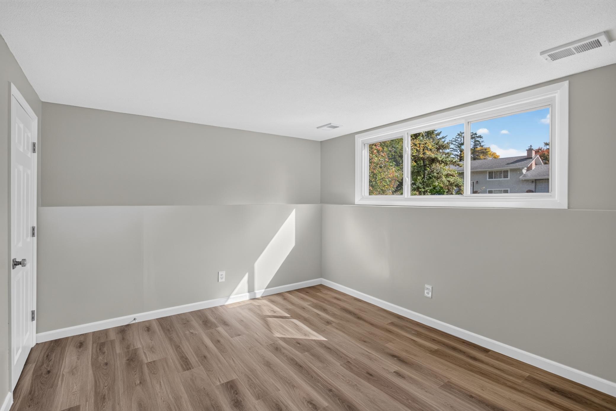 568 Riviera Drive Property Photo 12