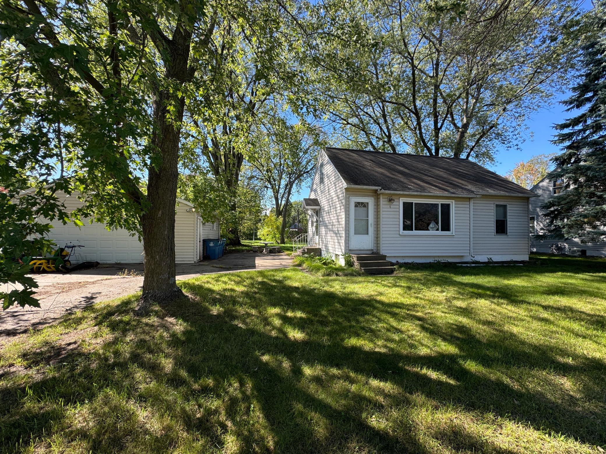1 Pine Drive Property Photo 2