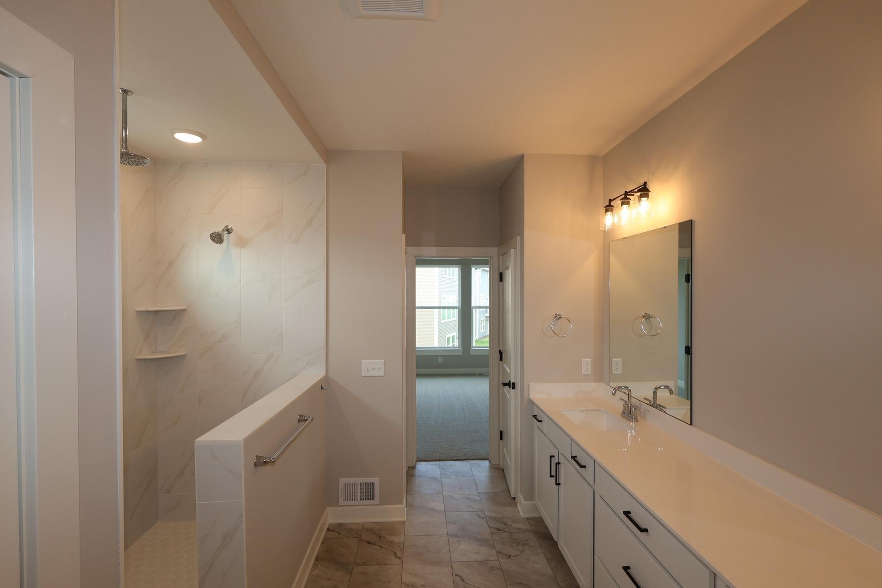 11646 Harbor Circle N Property Photo 13