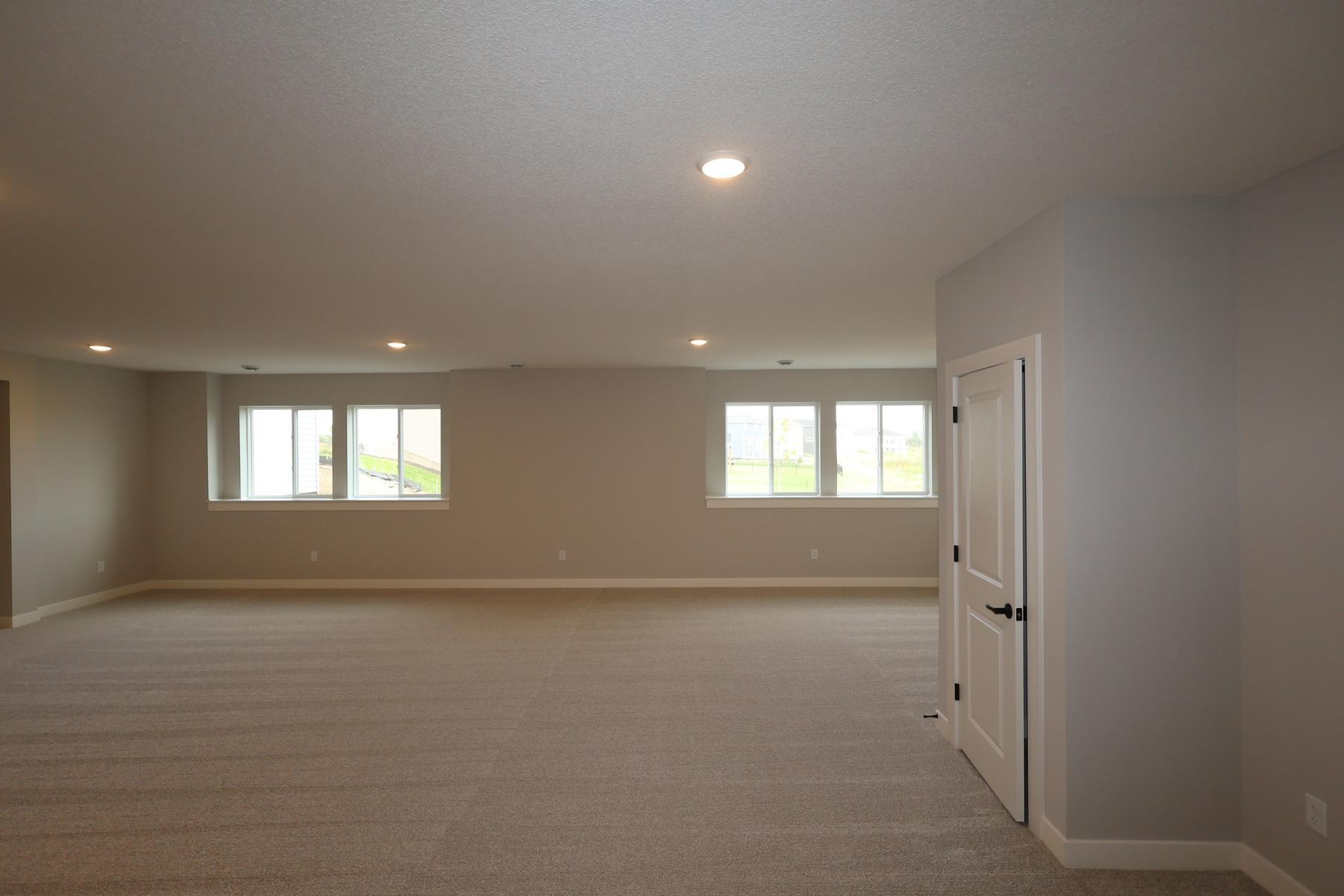 11646 Harbor Circle N Property Photo 16