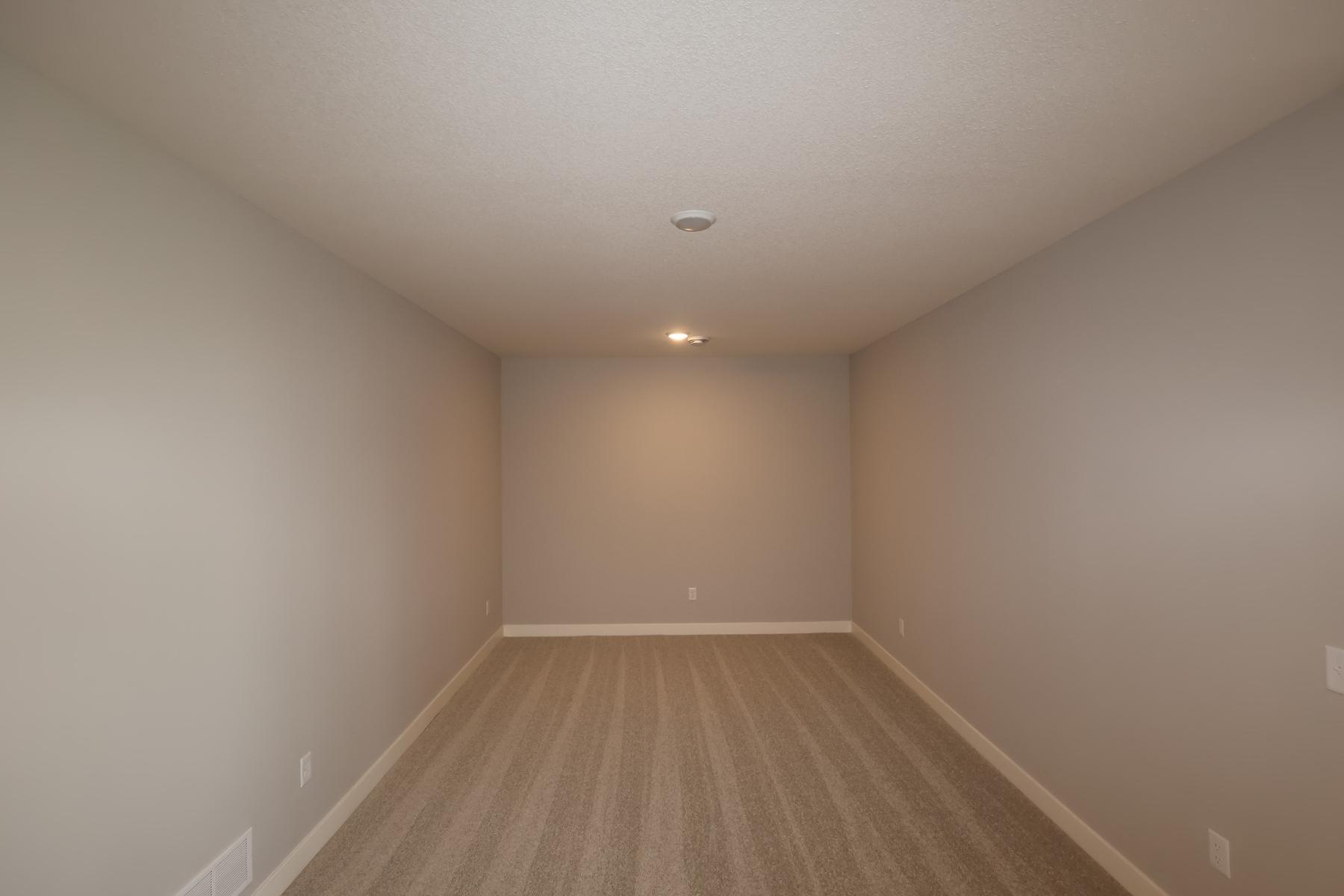 11646 Harbor Circle N Property Photo 18