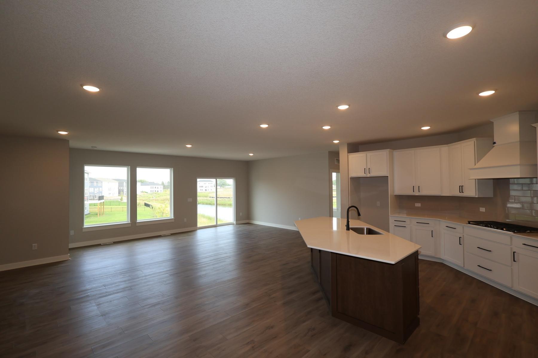 11646 Harbor Circle N Property Photo 23