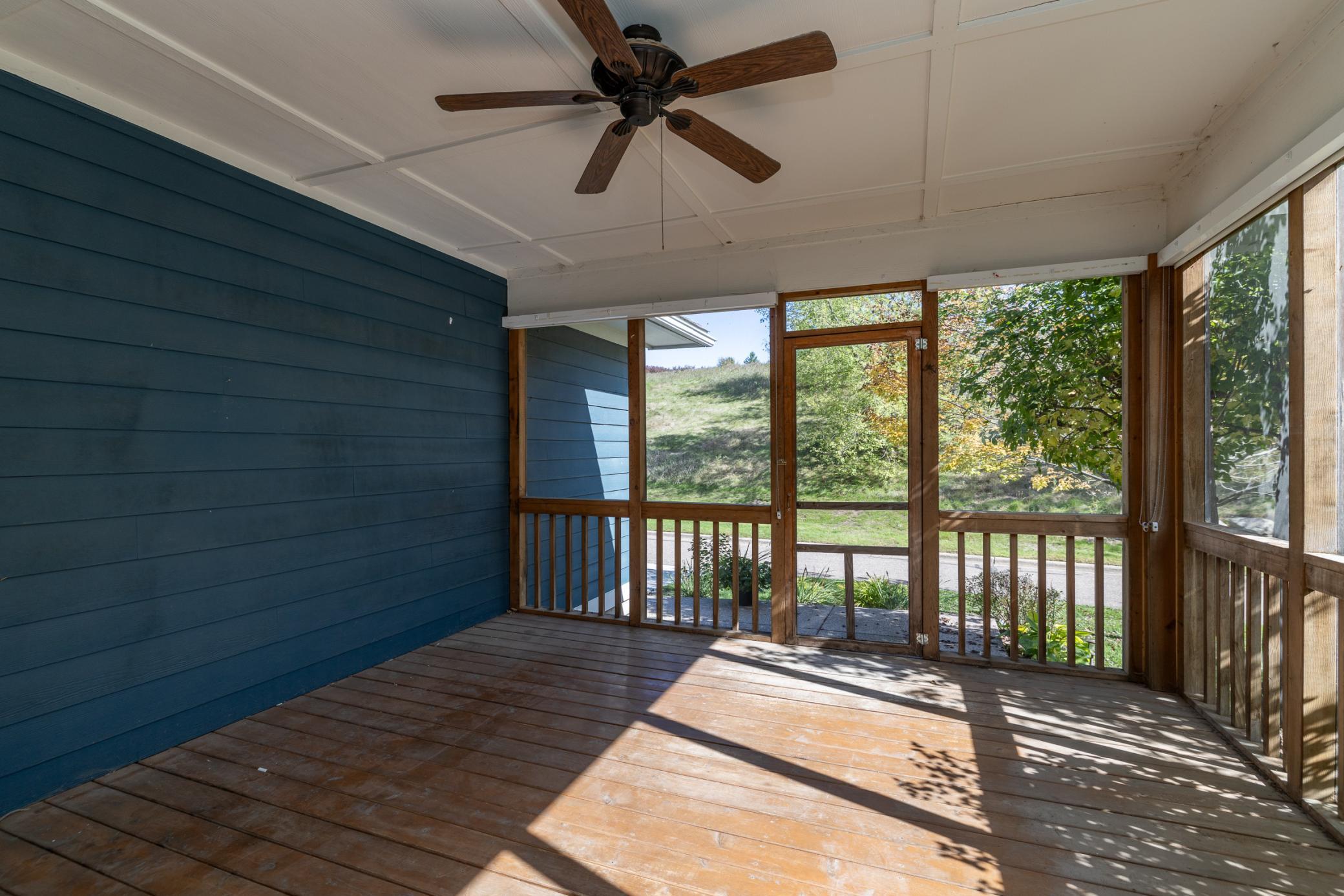 15600 Dunberry Way Property Photo 4