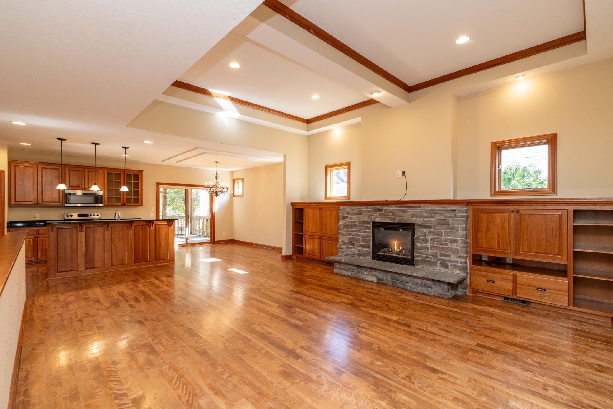 15600 Dunberry Way Property Photo 6