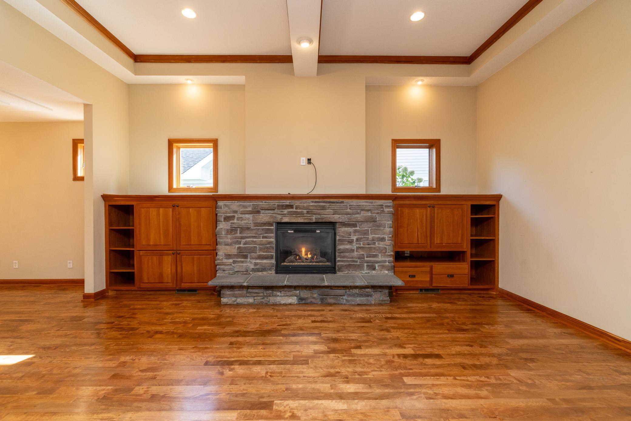 15600 Dunberry Way Property Photo 7