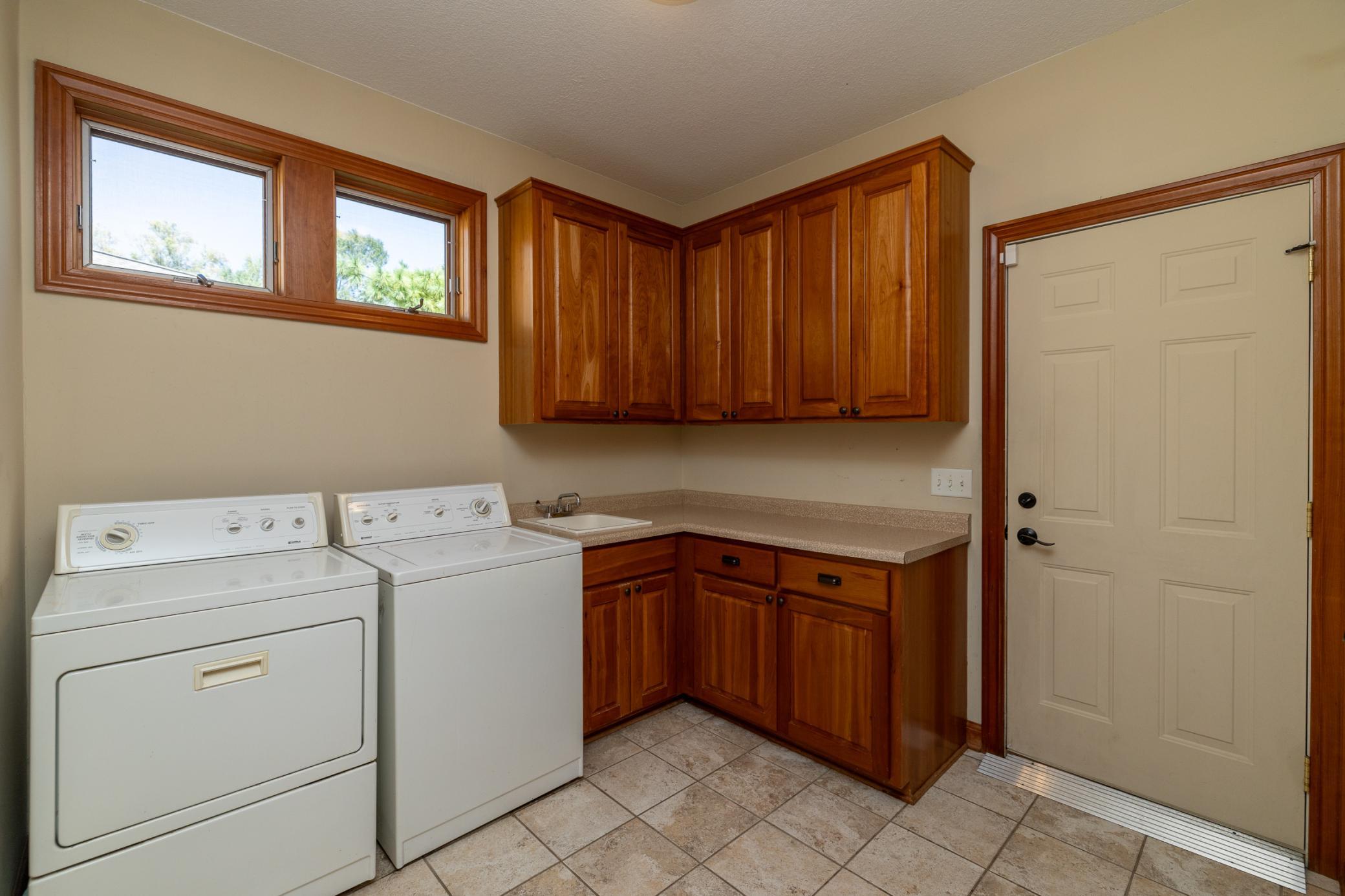 15600 Dunberry Way Property Photo 23