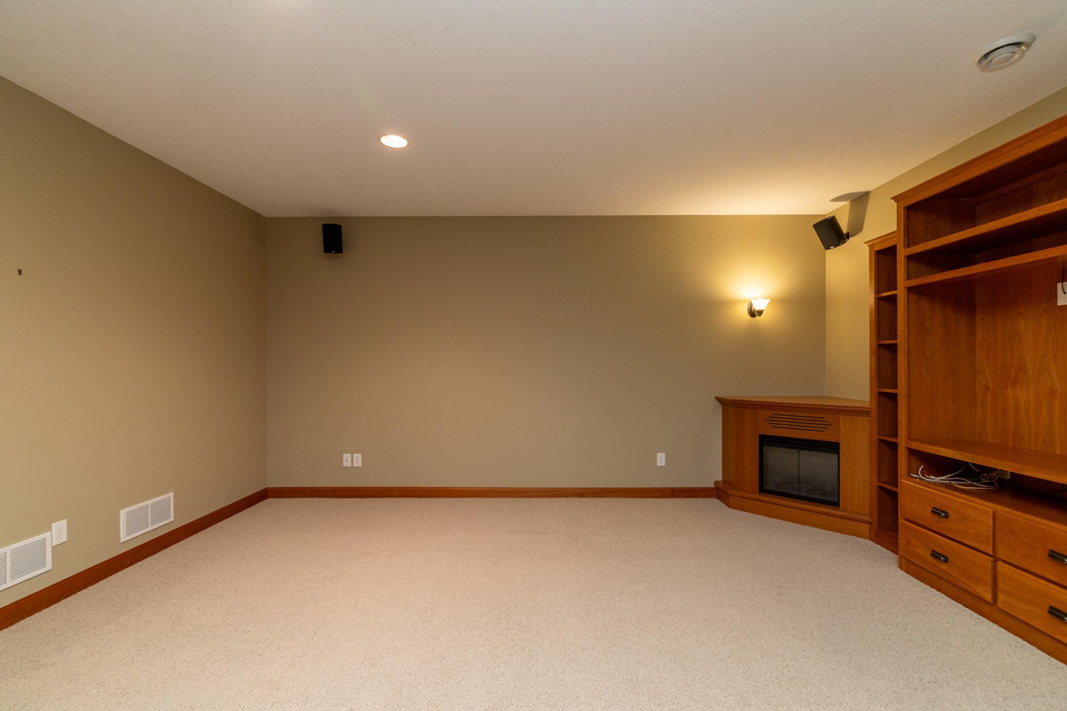 15600 Dunberry Way Property Photo 27