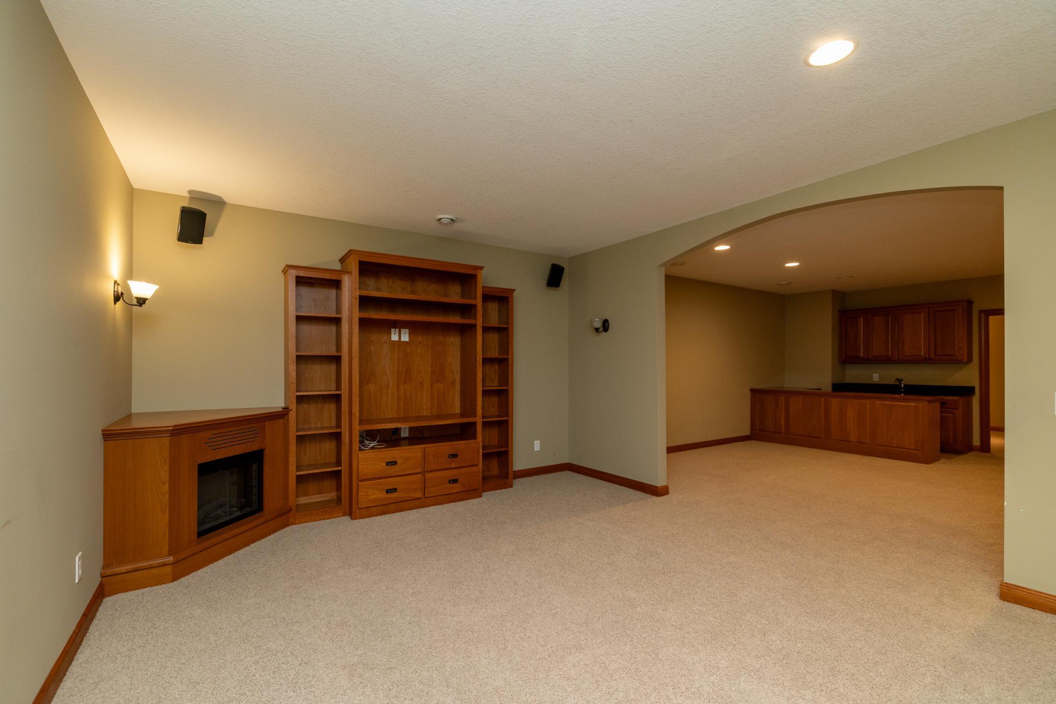 15600 Dunberry Way Property Photo 29