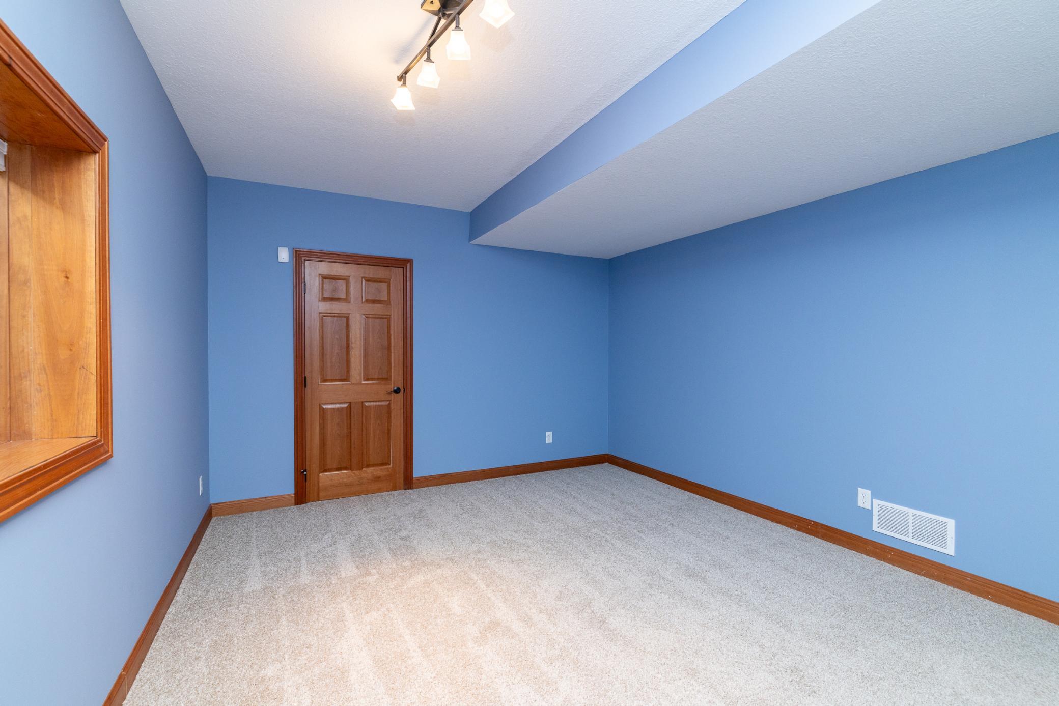 15600 Dunberry Way Property Photo 34