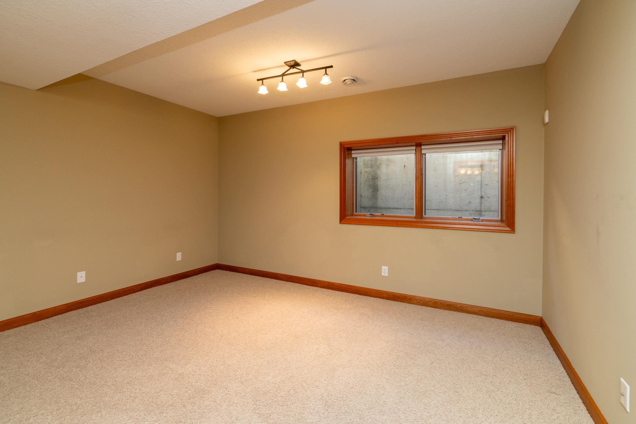 15600 Dunberry Way Property Photo 37