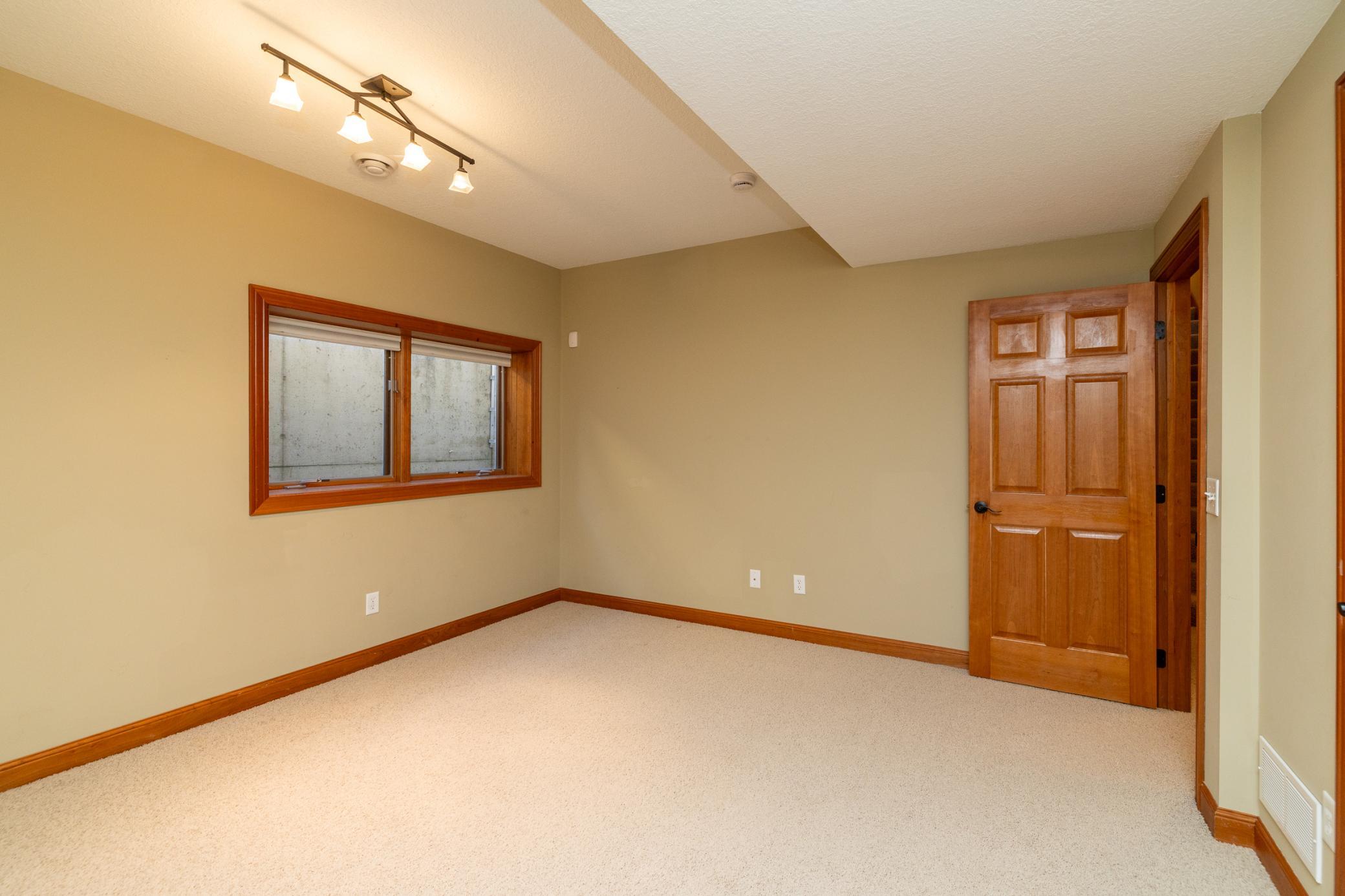 15600 Dunberry Way Property Photo 38