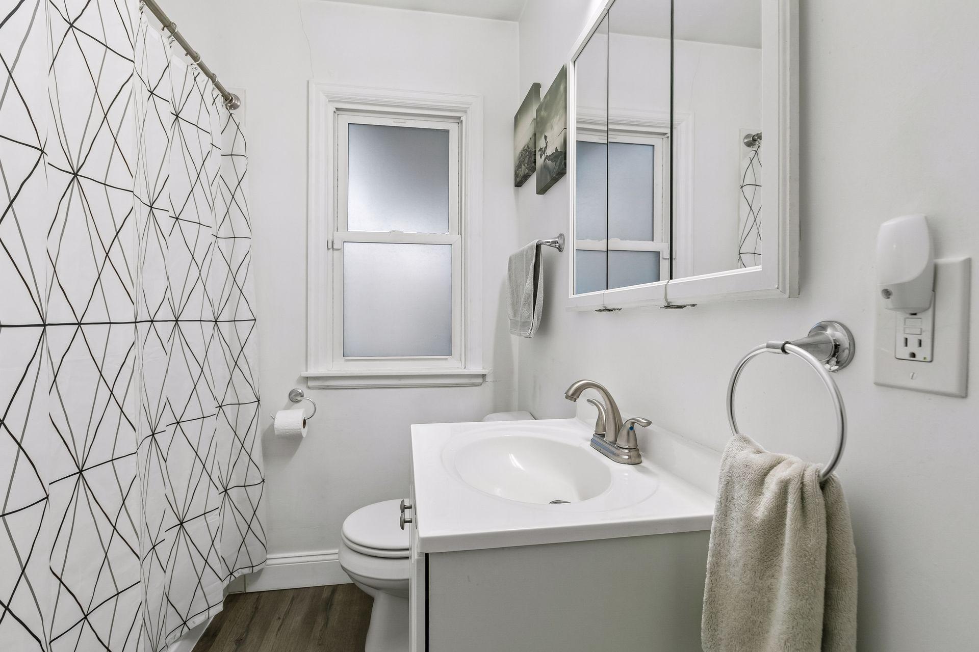 3451 2nd Street Ne Property Photo 13