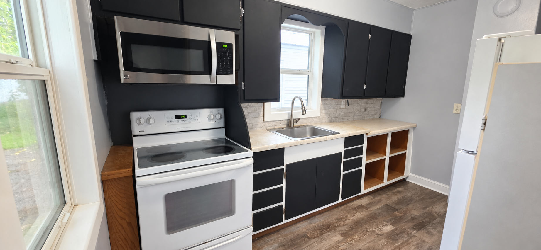 320 7th Street W Property Photo 4
