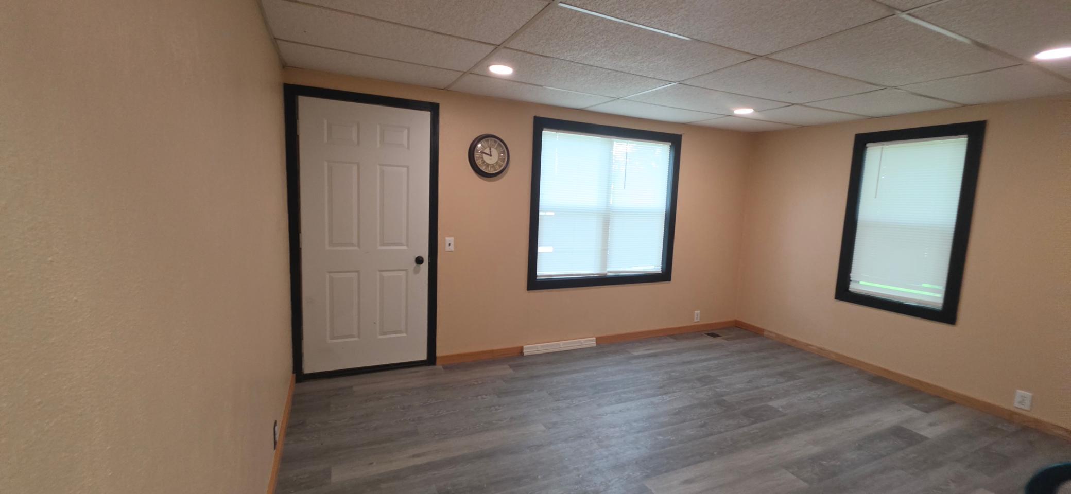 320 7th Street W Property Photo 8