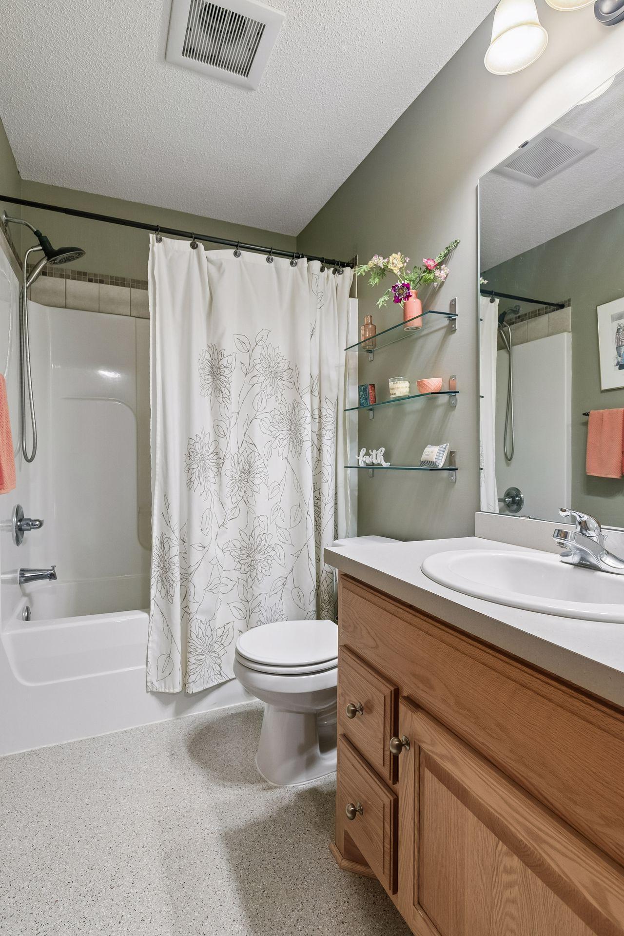 10346 Fallgold Parkway N Property Photo 27