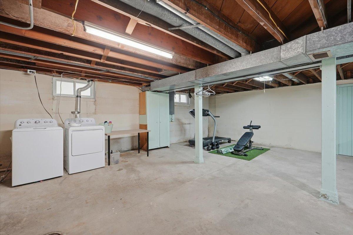 257 S Chestnut Street Property Photo 18