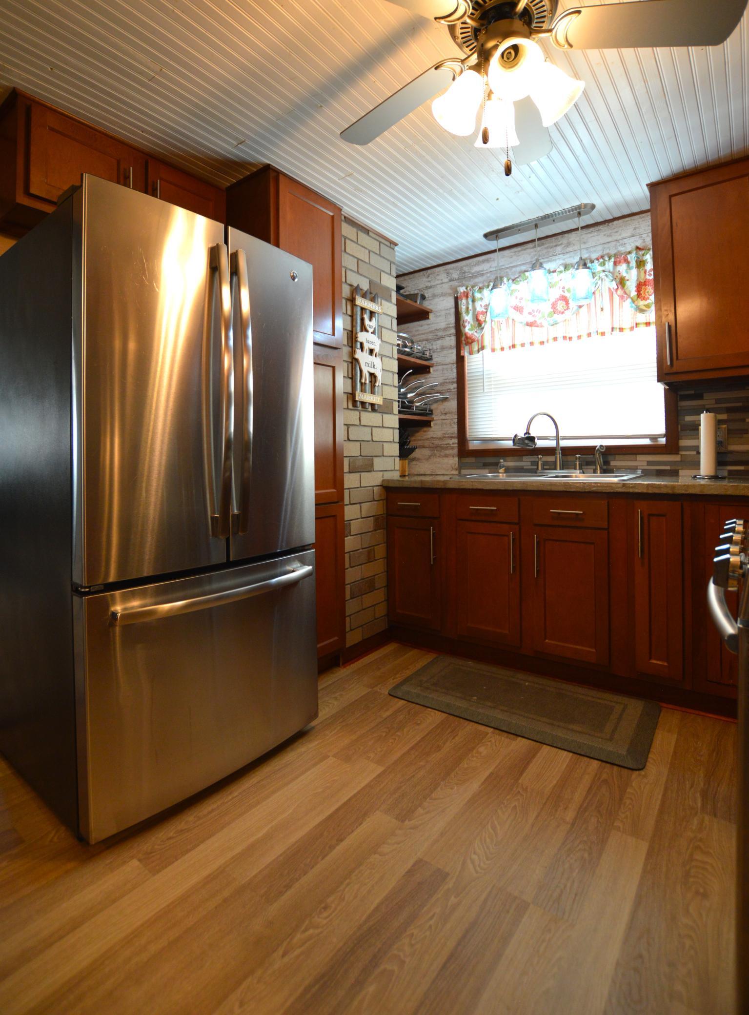 855 Cottage Avenue E Property Photo 7