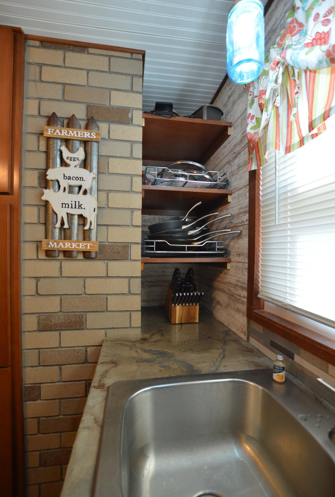 855 Cottage Avenue E Property Photo 8