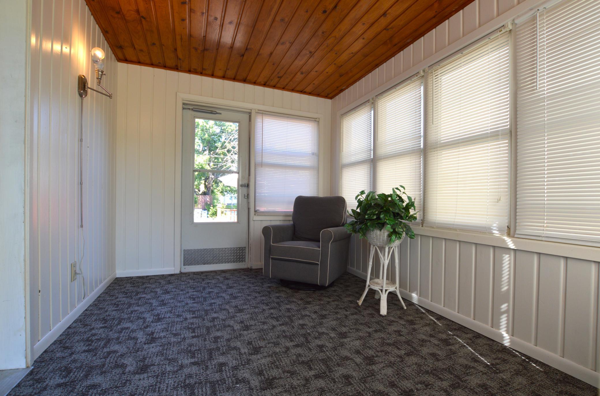 855 Cottage Avenue E Property Photo 21