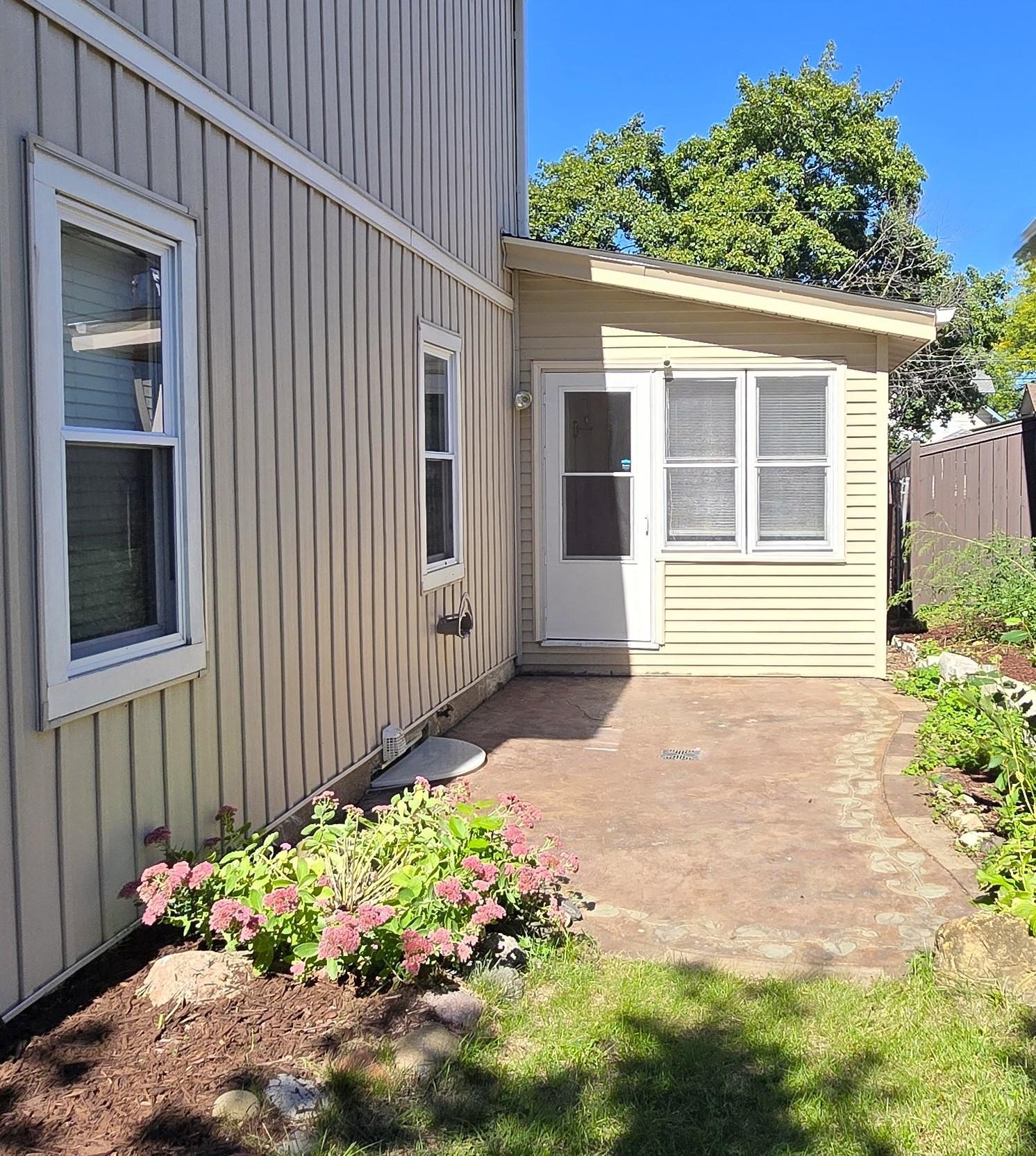 855 Cottage Avenue E Property Photo 22