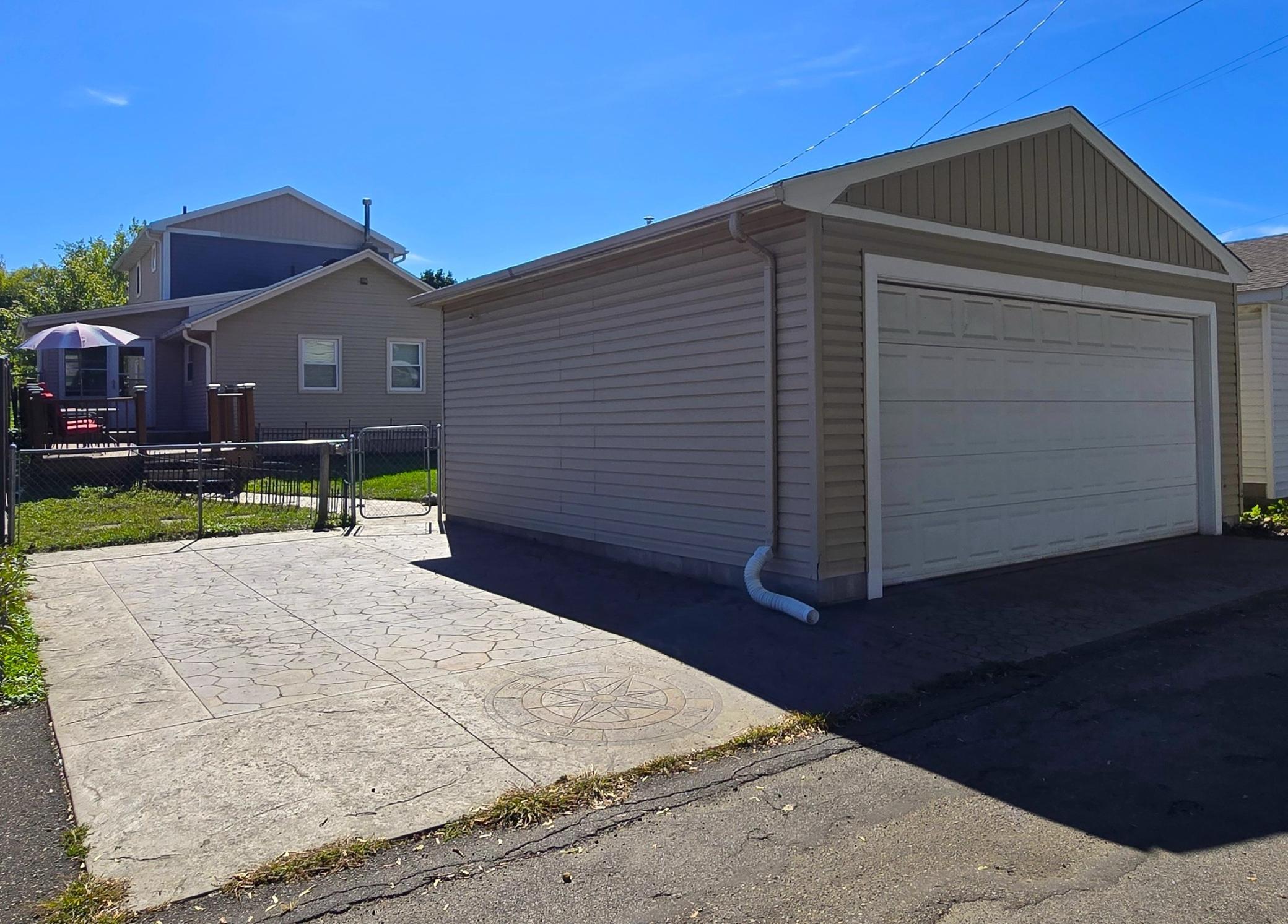 855 Cottage Avenue E Property Photo 25