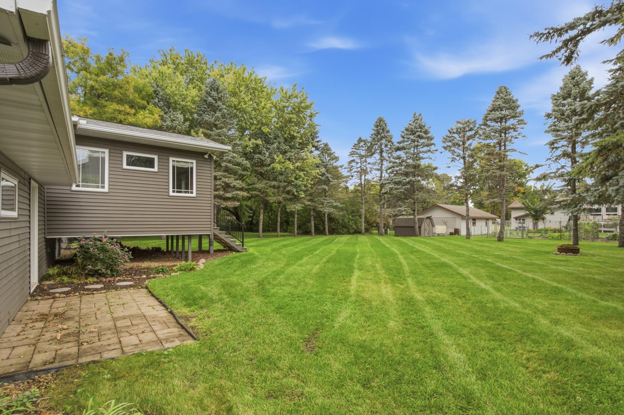 6407 Laurel Road Property Photo 3
