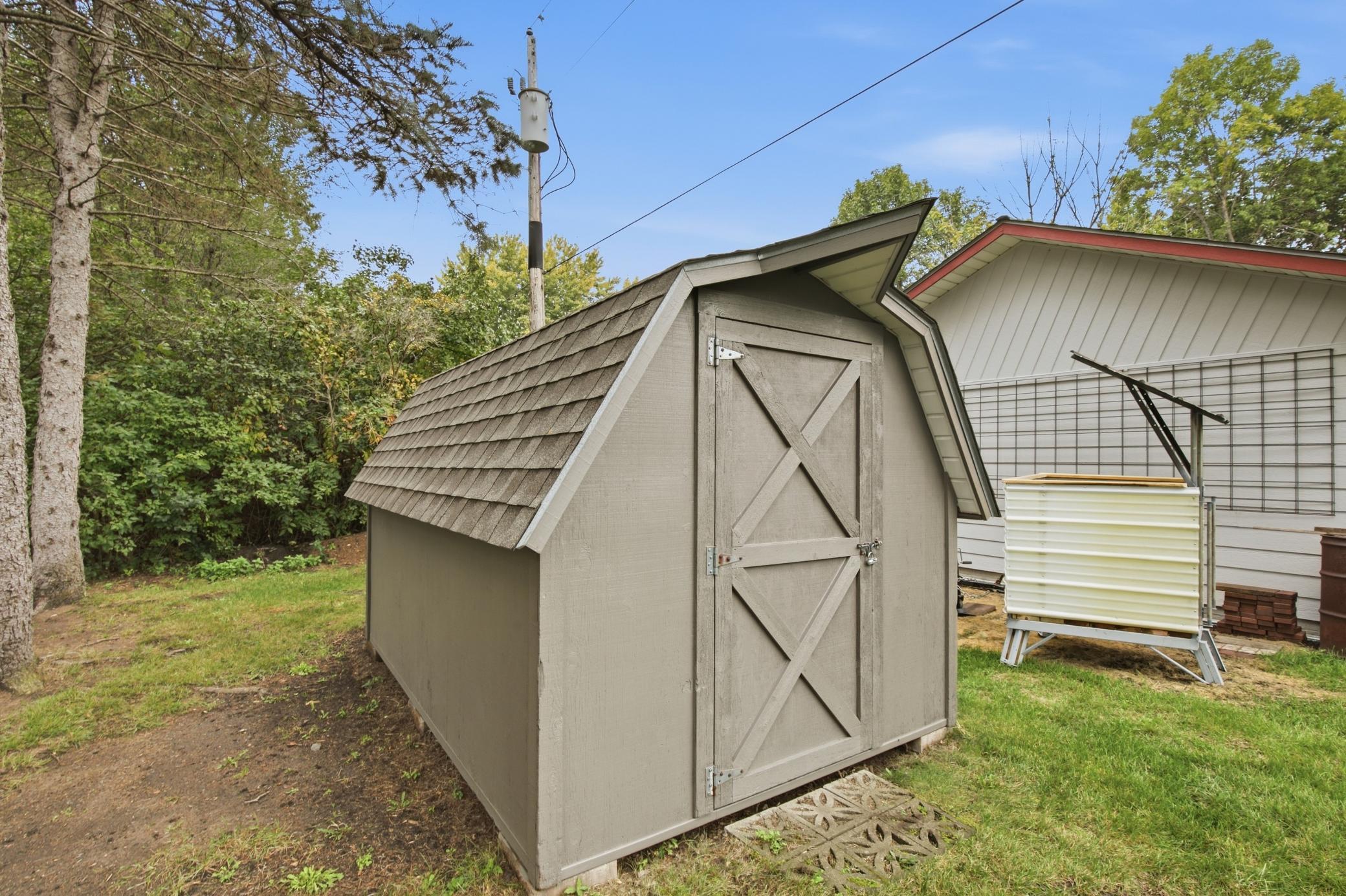 6407 Laurel Road Property Photo 6