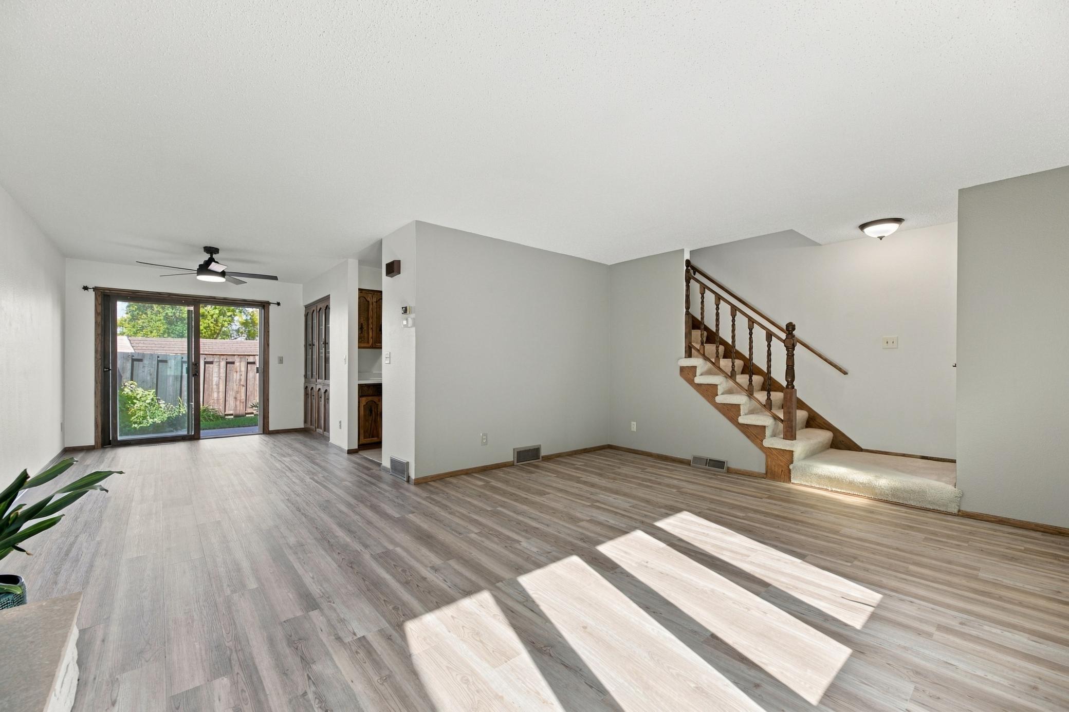 1402 E Gateway Circle S H Property Photo 5