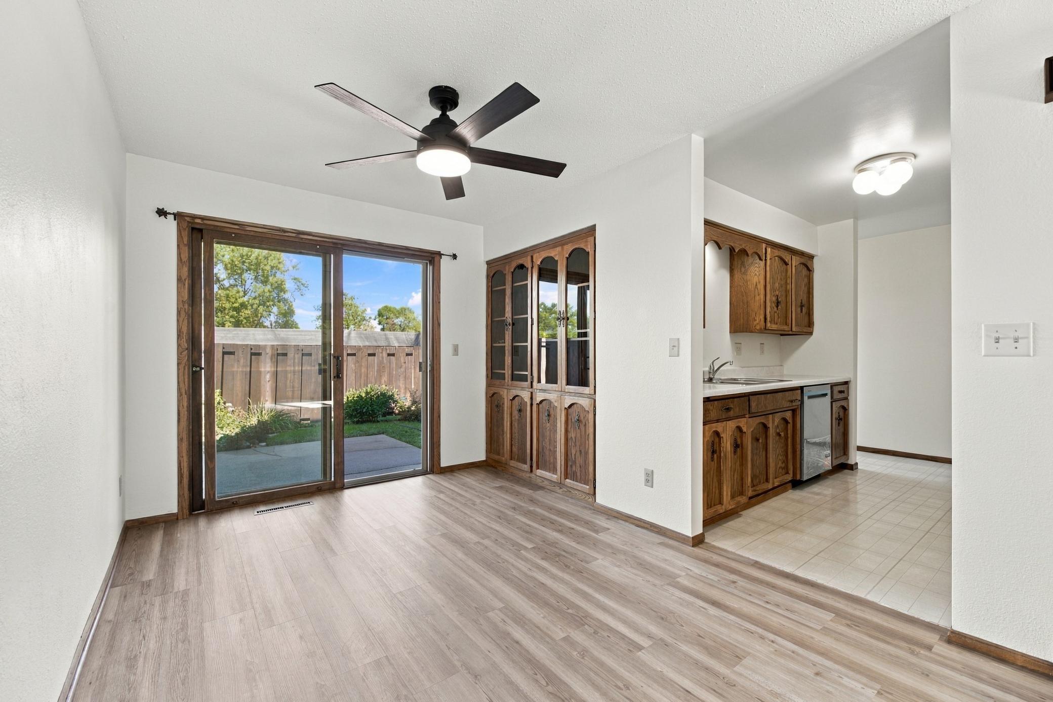 1402 E Gateway Circle S H Property Photo 6