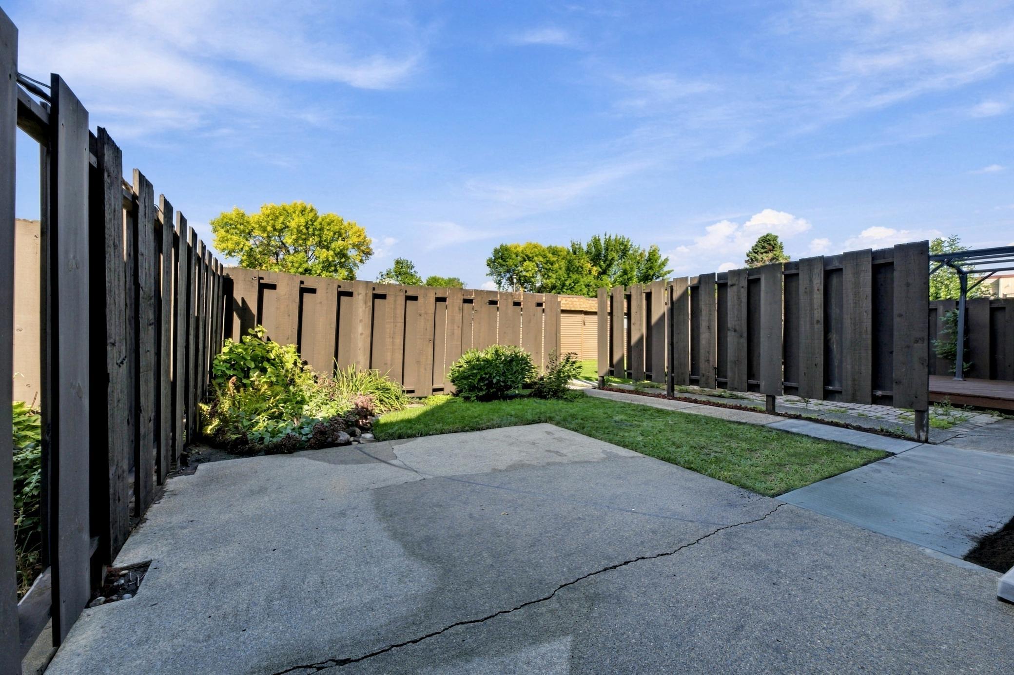 1402 E Gateway Circle S H Property Photo 29