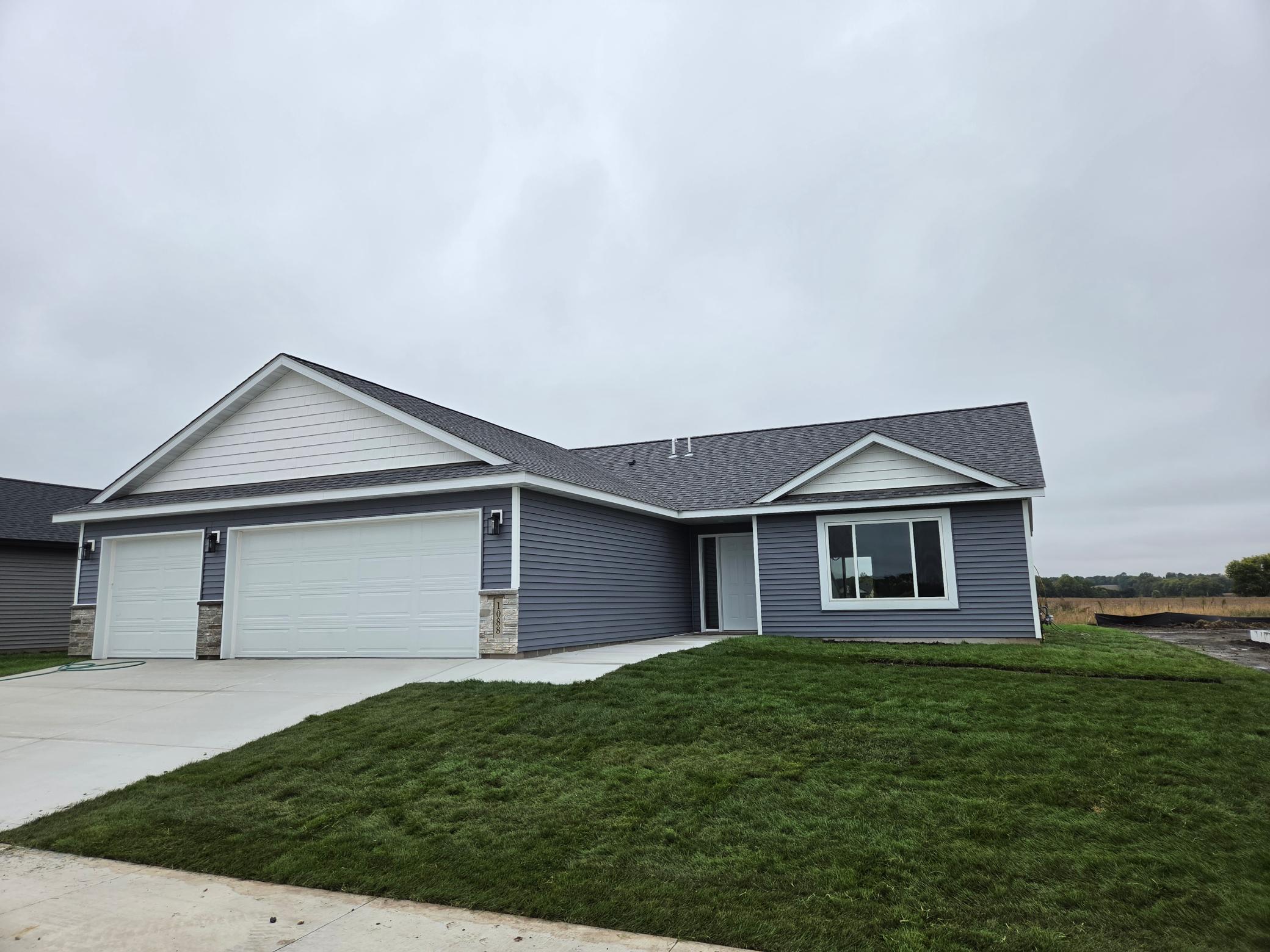 1088 Cullen Street Property Photo 1