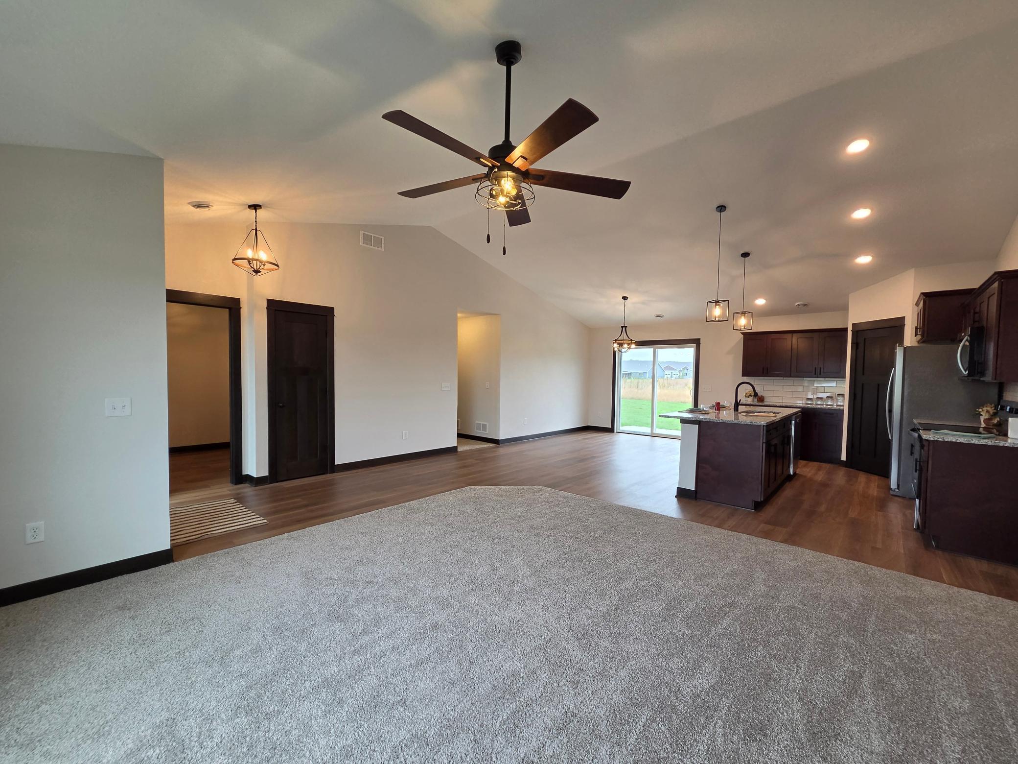 1088 Cullen Street Property Photo 11