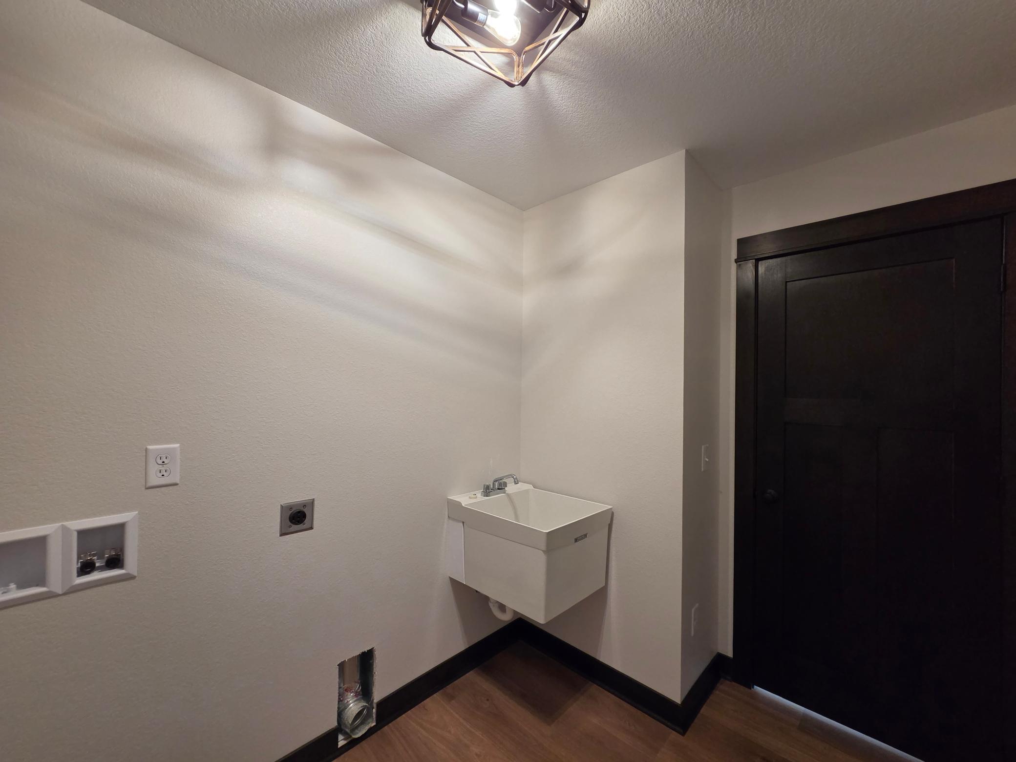 1088 Cullen Street Property Photo 13
