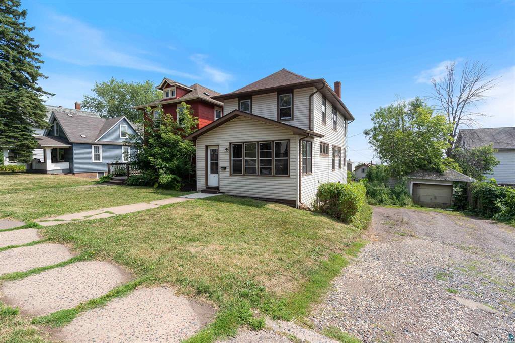 1110 E 10th Street Property Photo 1