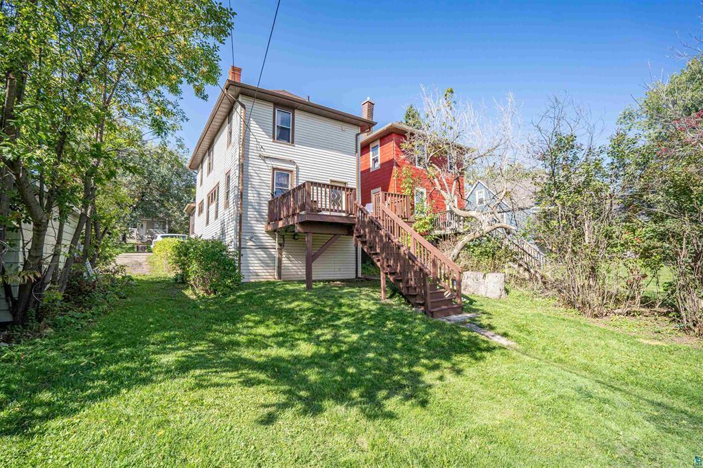 1110 E 10th Street Property Photo 3