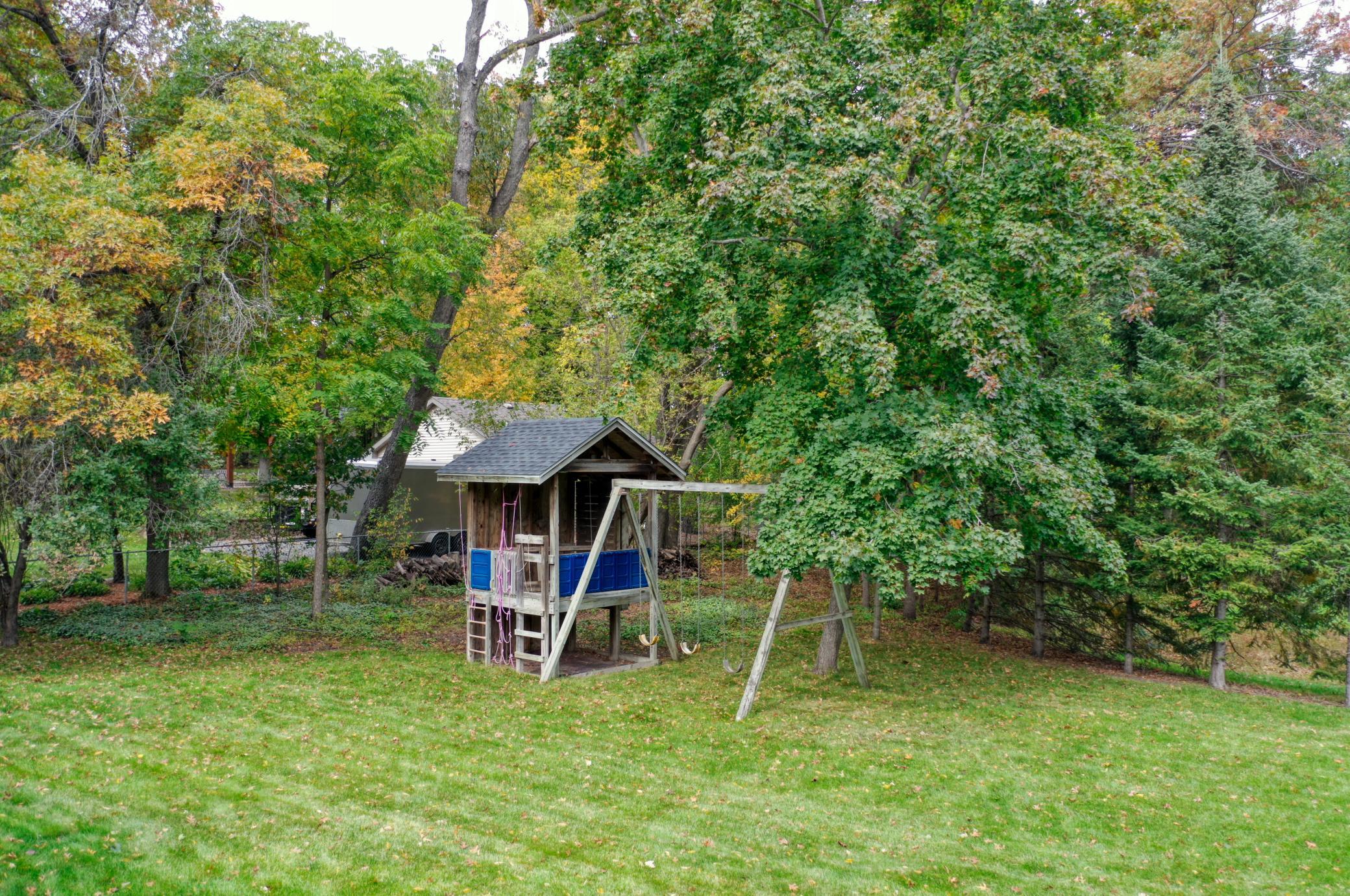 5480 273rd Street Property Photo 6