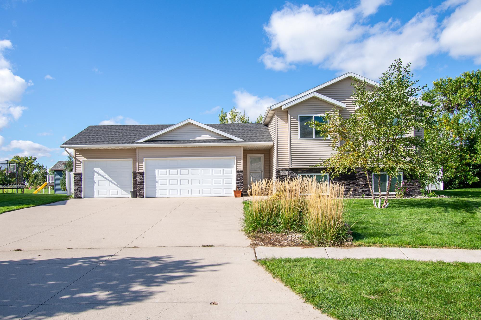 5883 Autumn Drive S Property Photo 1